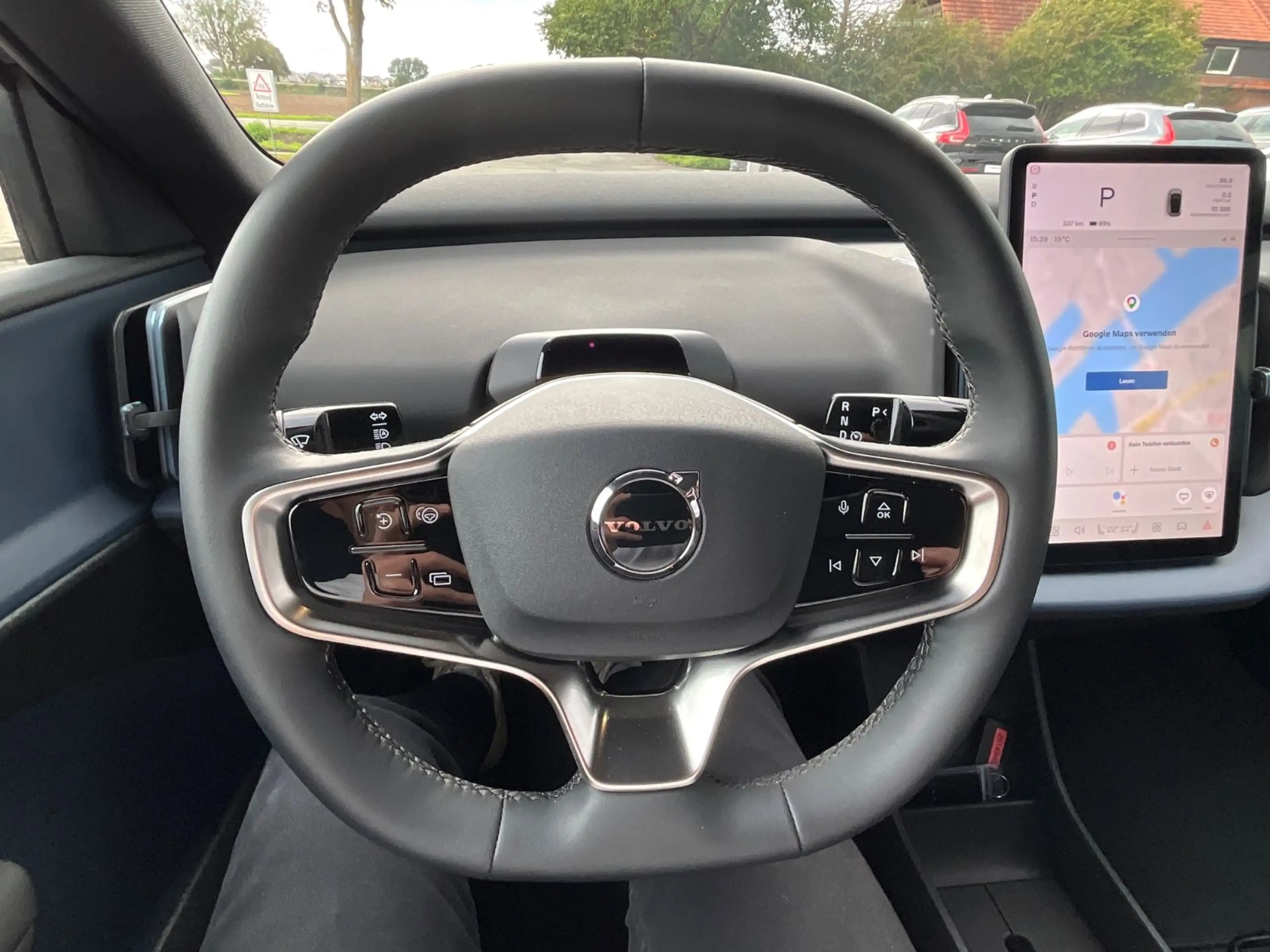 Volvo EX30 Plus 2WD — photo 11