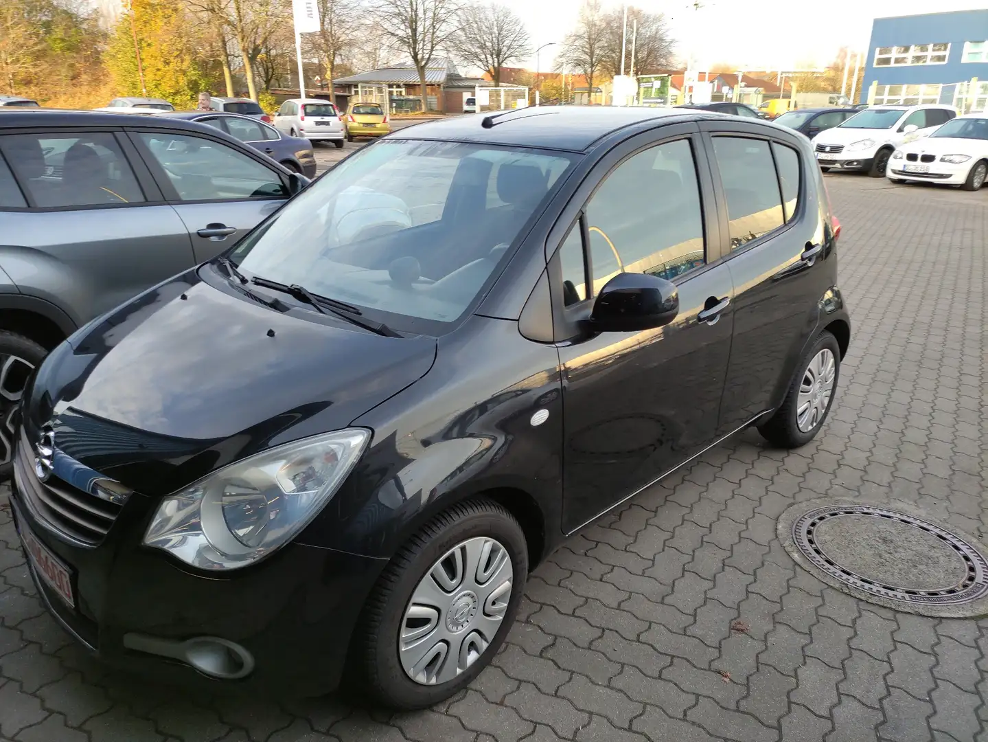 Opel Agila Edition Schwarz - 1