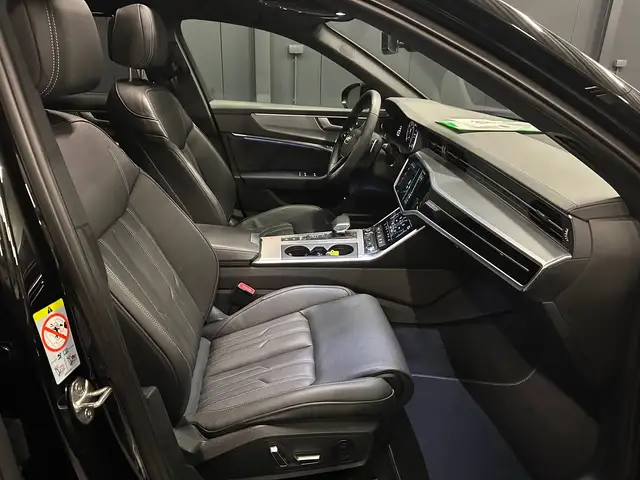 Audi A6 view 11