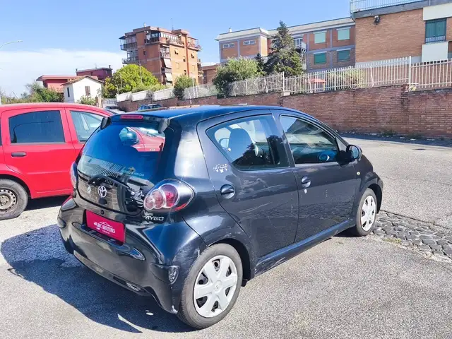 Toyota Aygo view 4