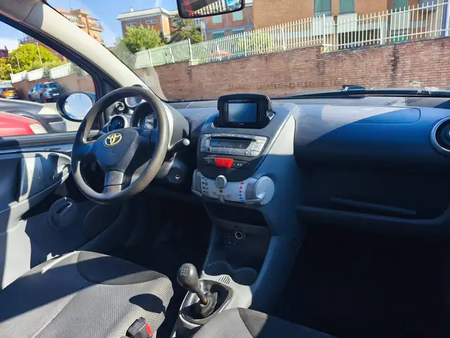 Toyota Aygo view 9