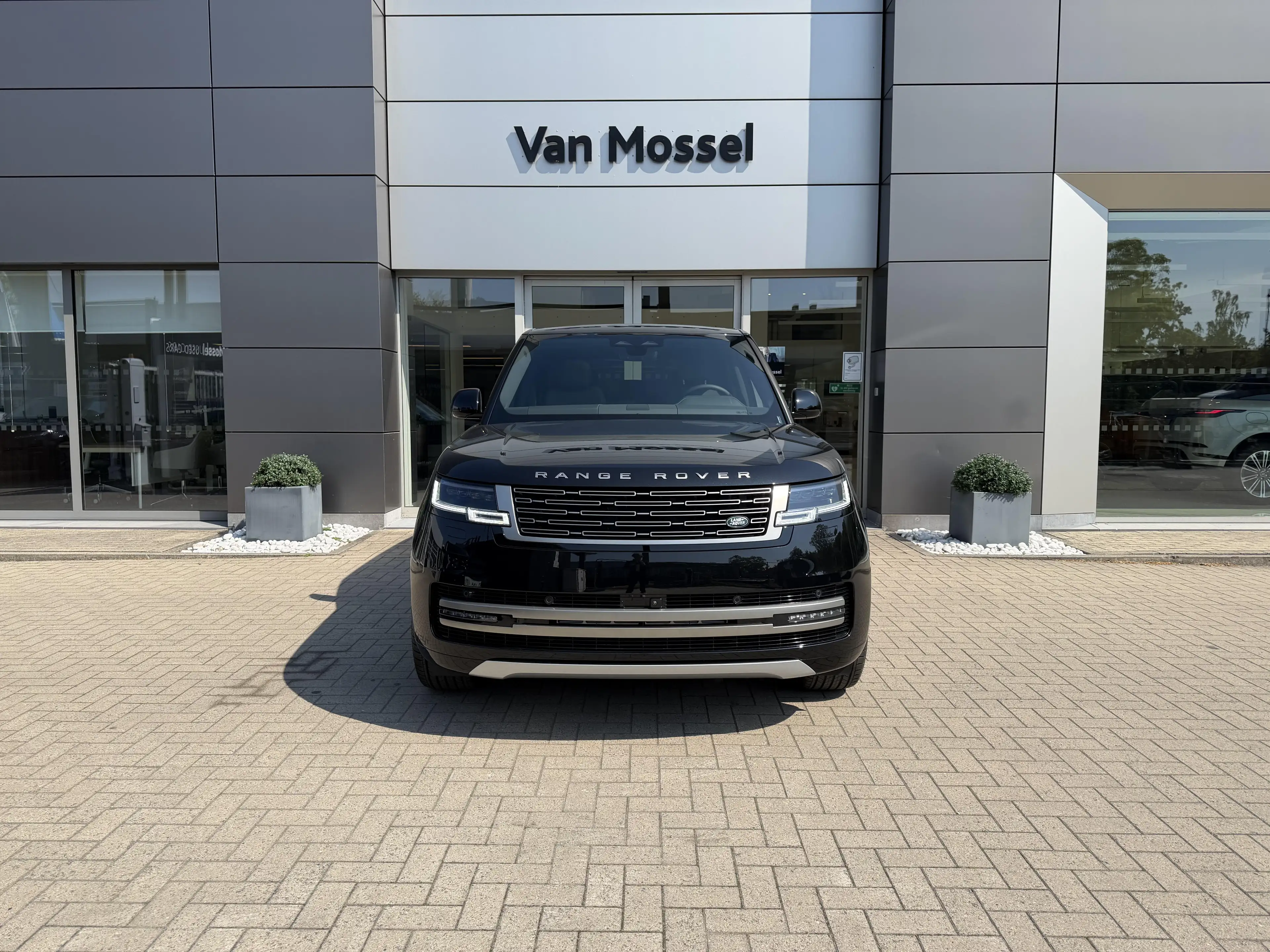 Land Rover Range Rover SWB P460e SE AWD Auto. 26MY — photo 2