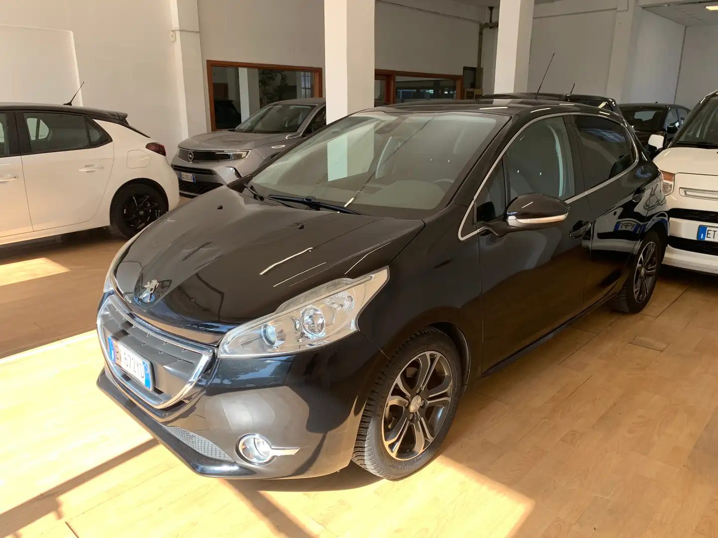 Peugeot 208 5p 1.6 e-hdi 8v Allure s&s Noir - 1