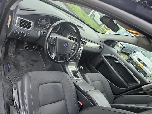 Volvo V70 view 21