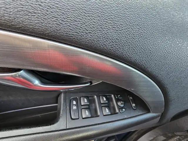 Volvo V70 view 13