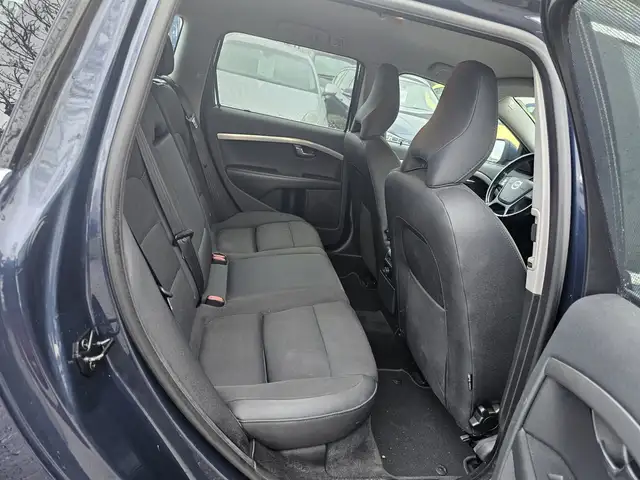 Volvo V70 view 19