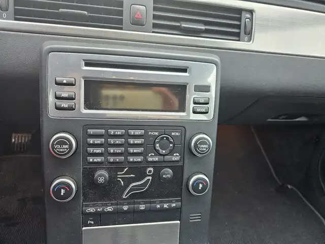 Volvo V70 view 10