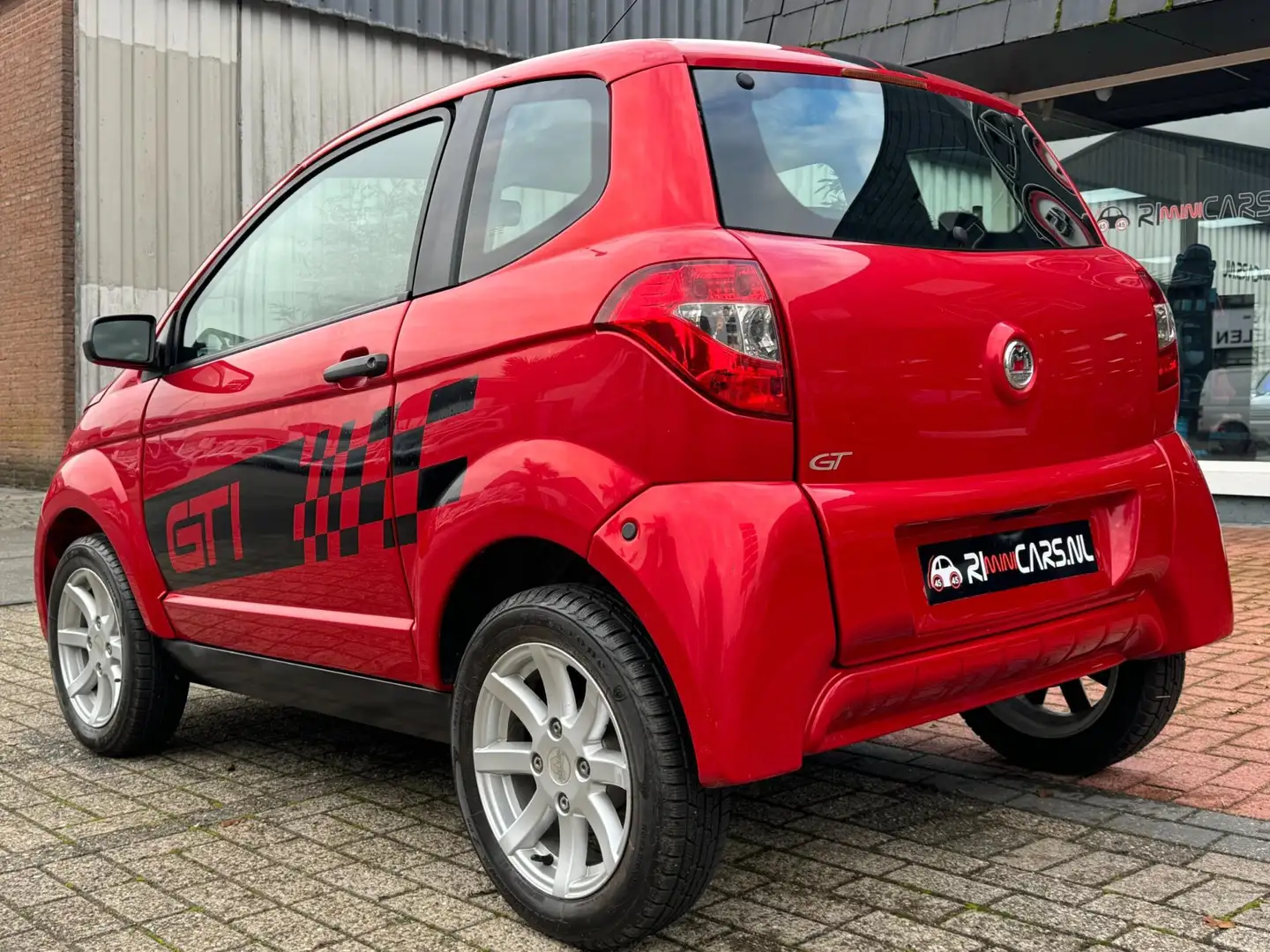 Aixam Min GT Brommobiel | 2016 | 9dkm | 45km auto Červená - 2