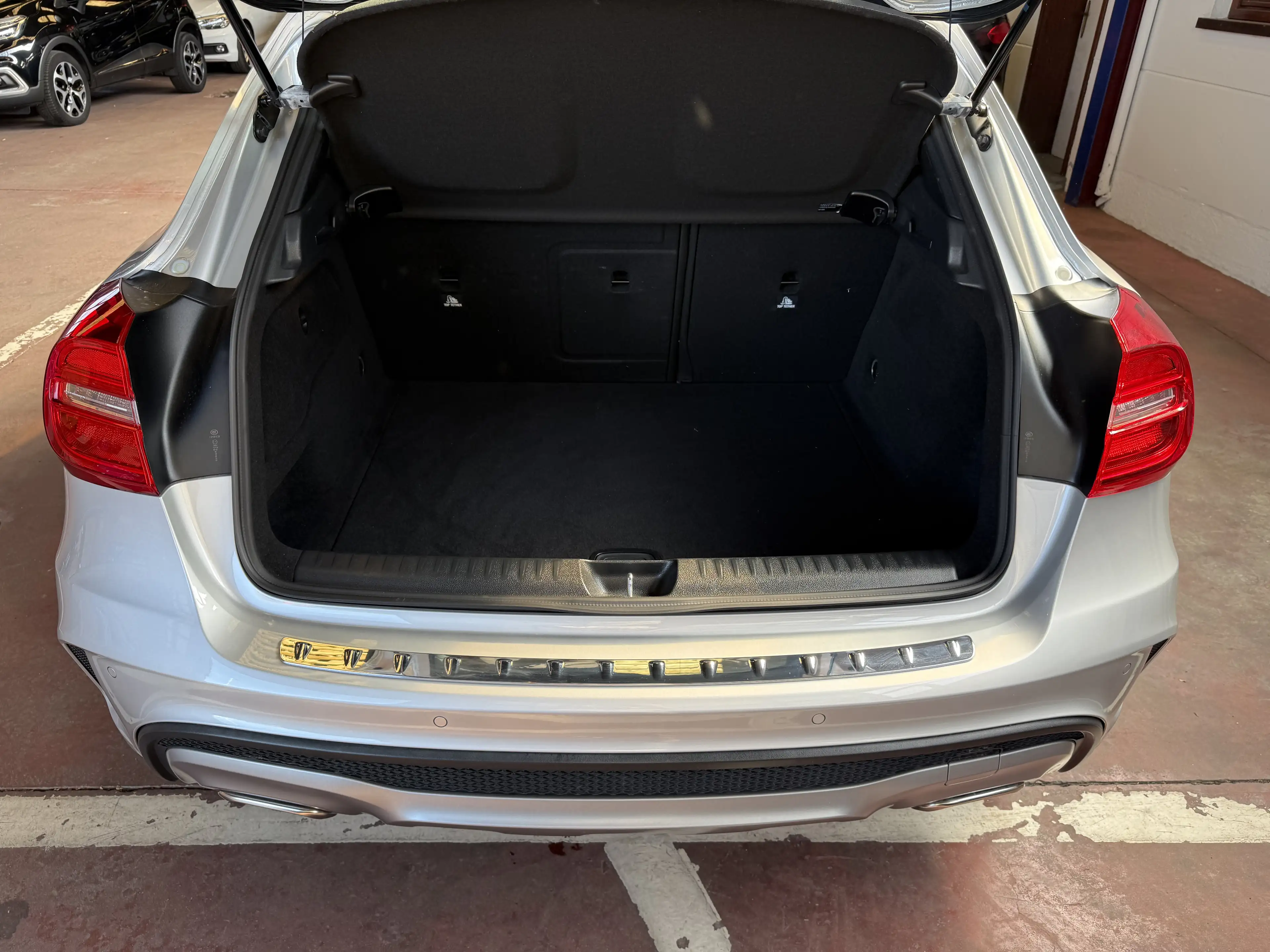 Mercedes-Benz GLA 180 GLA 180i Automatique AMG. 1 Jaar Garantie — photo 9