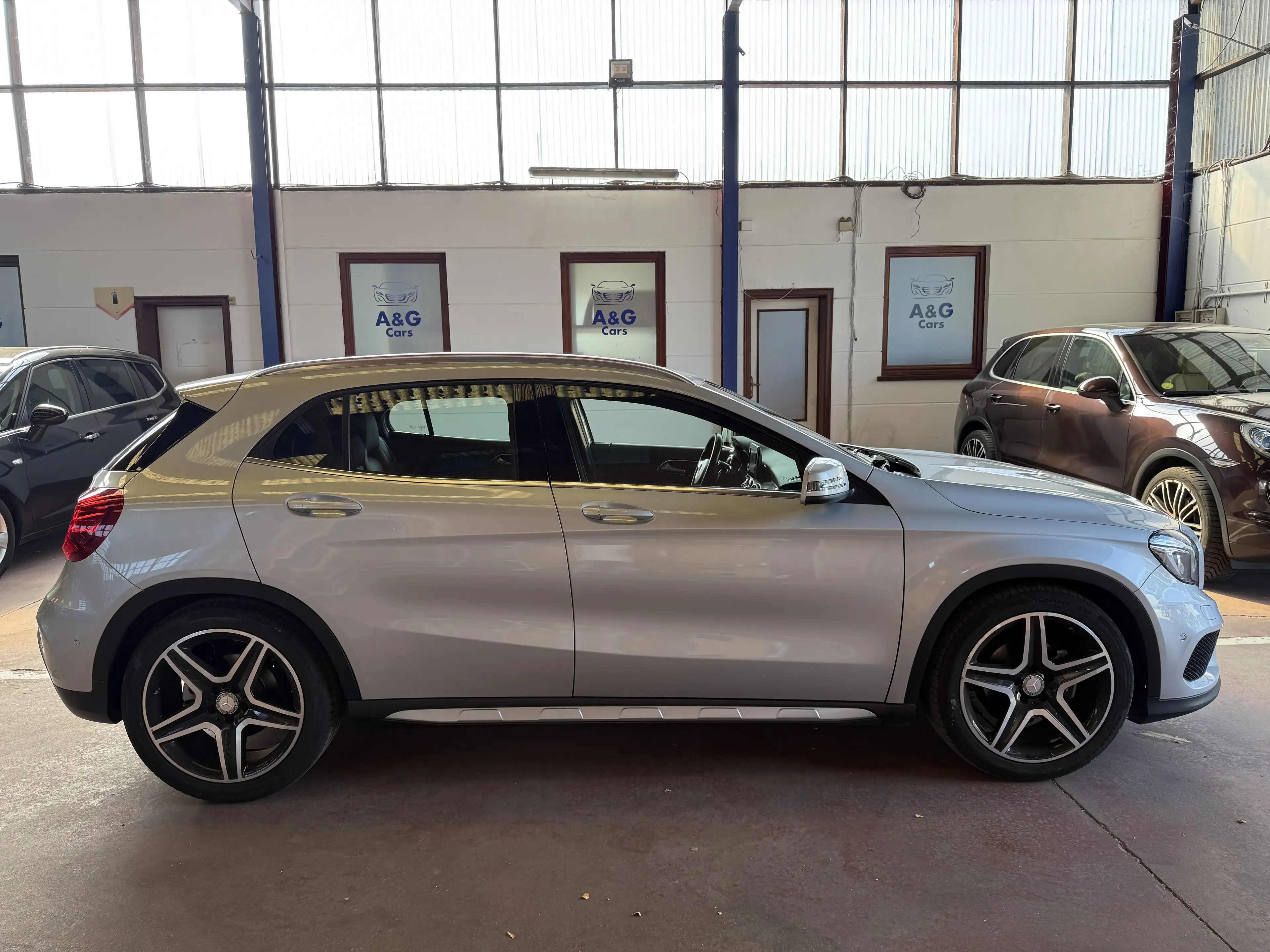 Mercedes-Benz GLA 180 GLA 180i Automatique AMG. 1 Jaar Garantie — photo 10