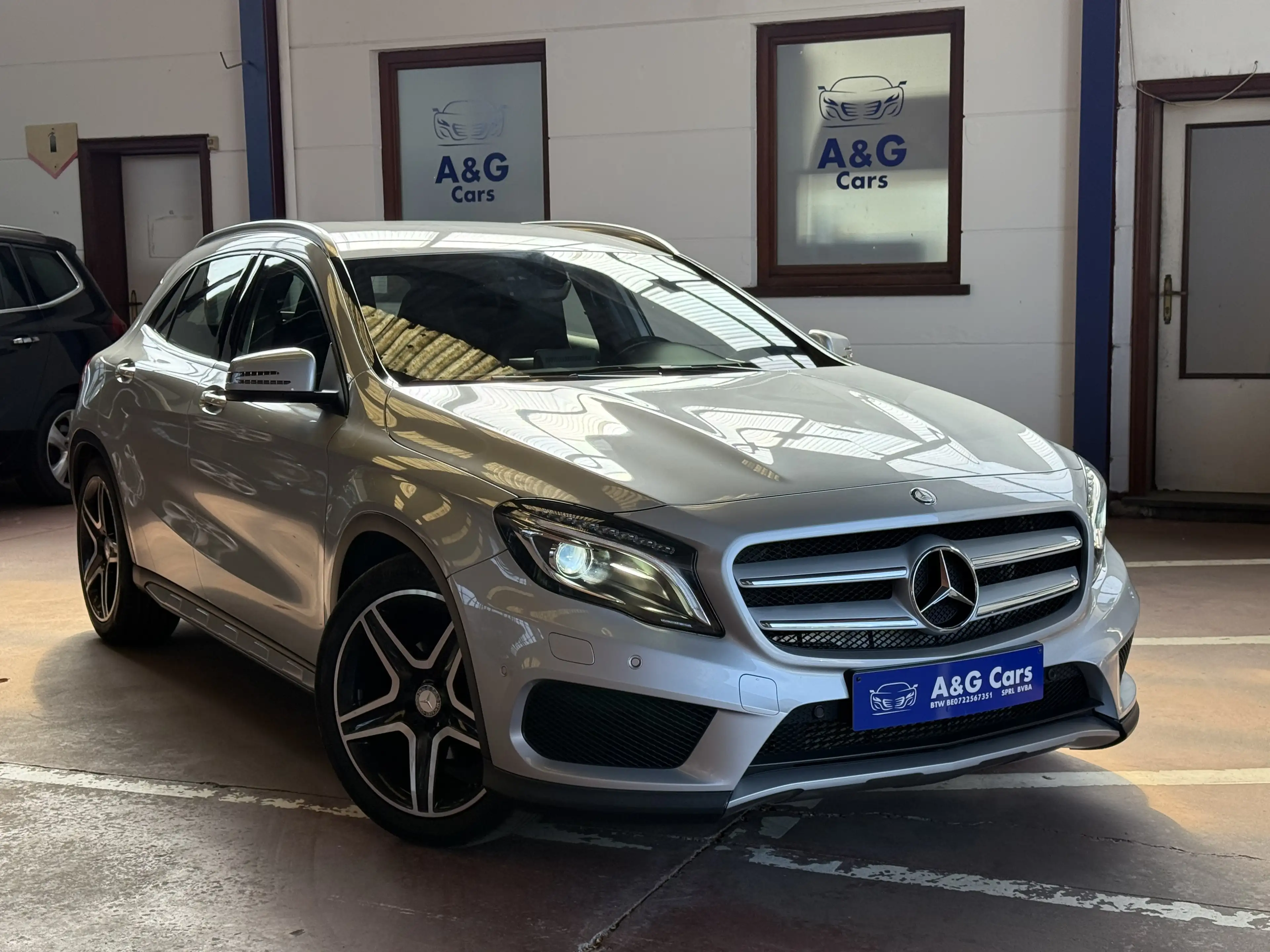 Mercedes-Benz GLA 180 GLA 180i Automatique AMG. 1 Jaar Garantie — photo 3