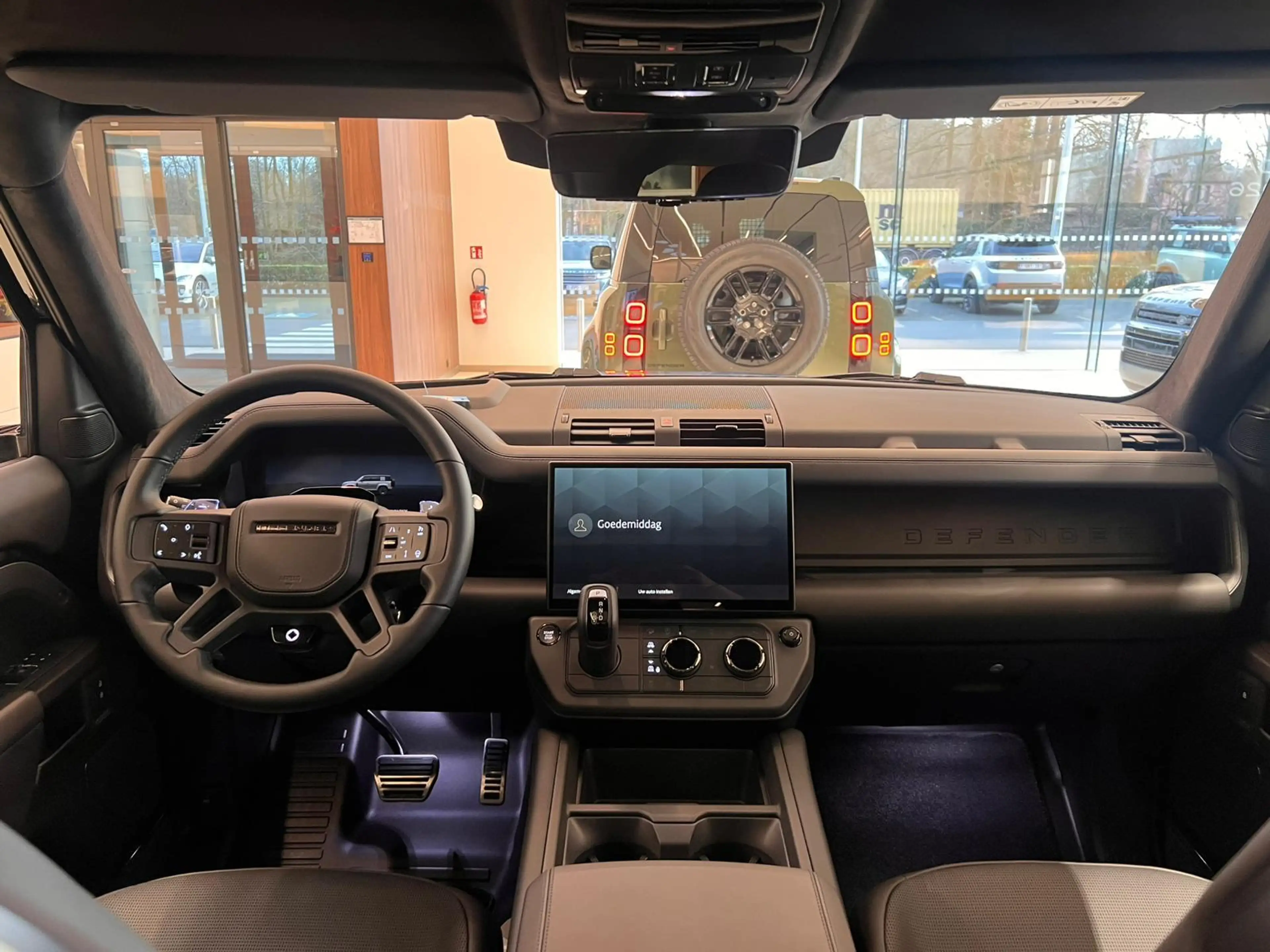 Land Rover Defender 110 P635 OCTA AWD — photo 11