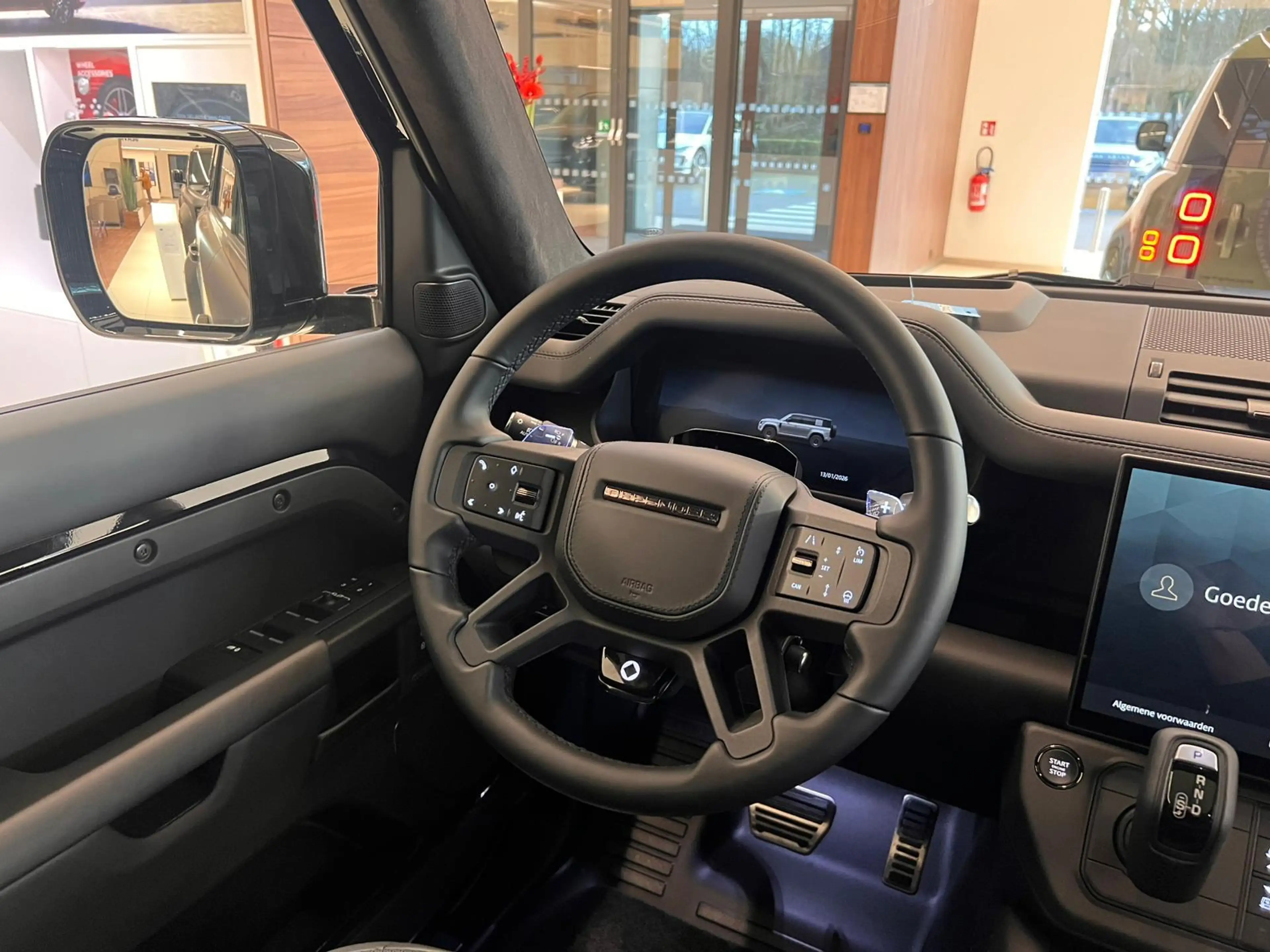 Land Rover Defender 110 P635 OCTA AWD — photo 12