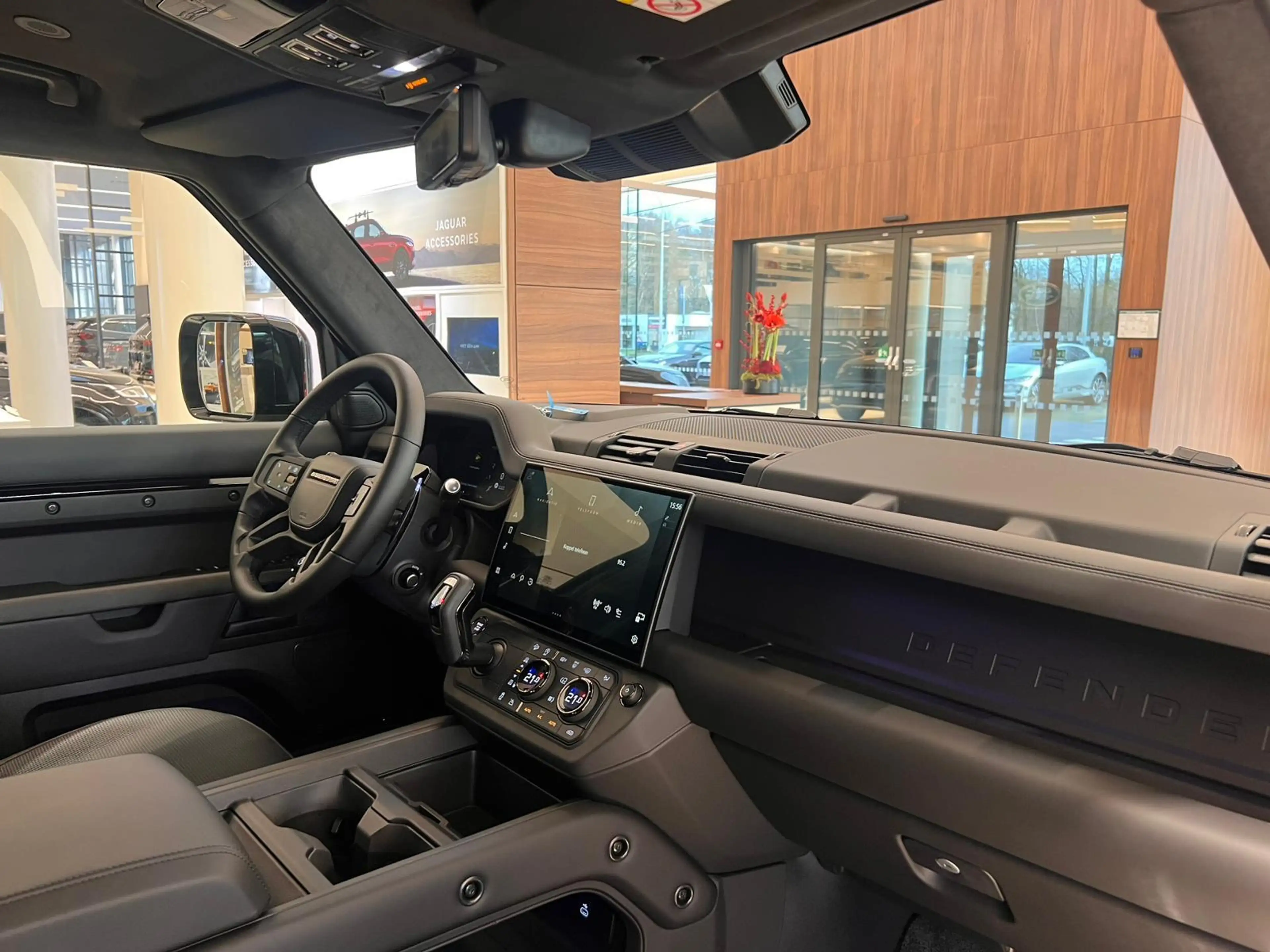 Land Rover Defender 110 P635 OCTA AWD — photo 15