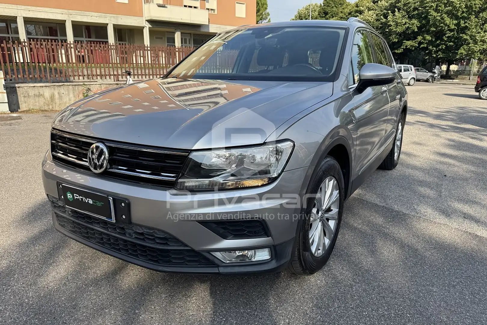 Volkswagen Tiguan Tiguan 2.0 TDI SCR Business BlueMotion Technology Argento - 1