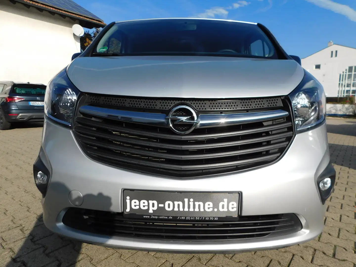 Opel Vivaro Kombi L1H1 9 Sitzer+Sthz+AHK,2.Hd. S-Heft. Grau - 1