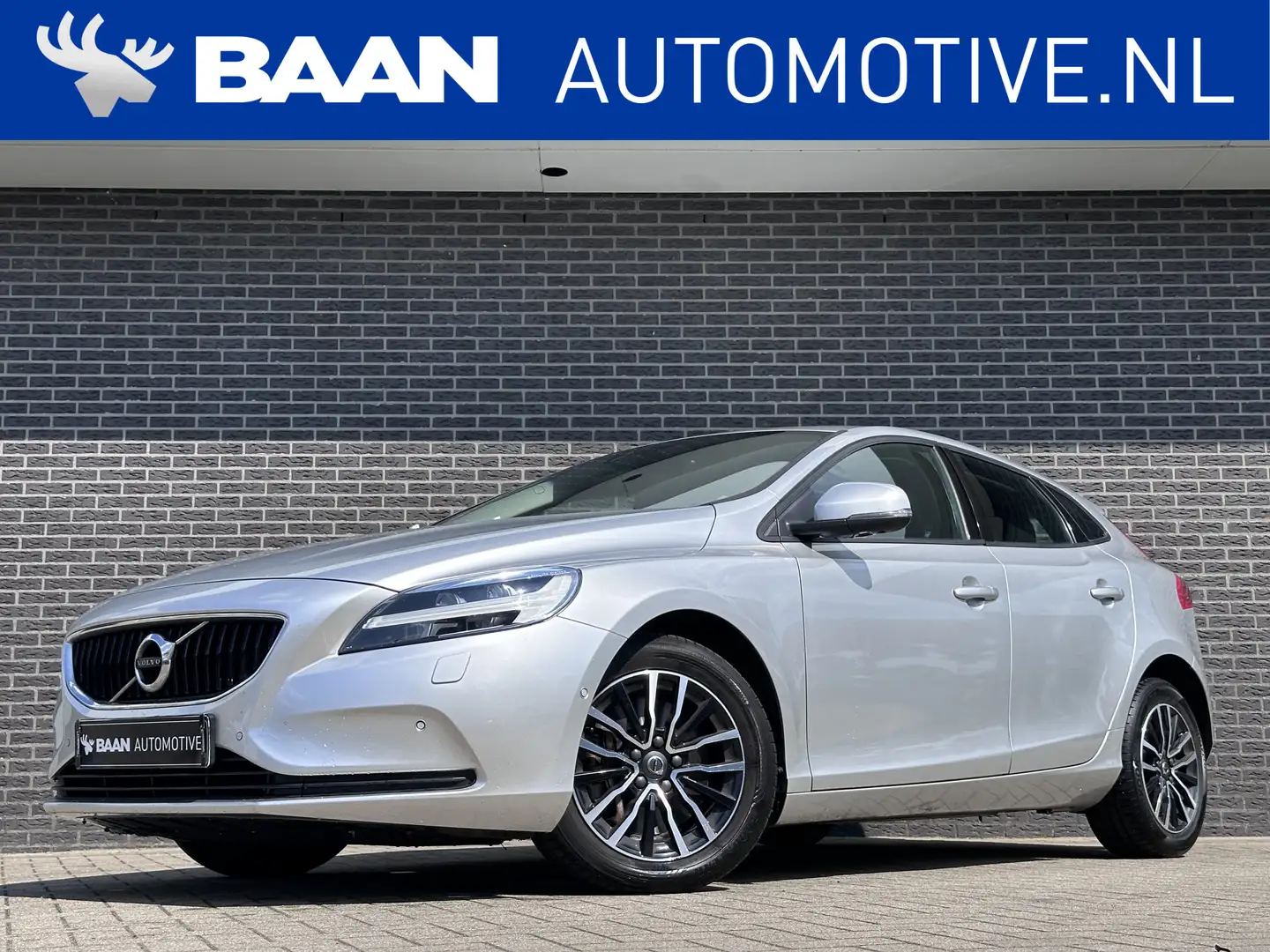 Volvo V40 1.5 T2 Nordic+ | Navigatie | Stoelverwarming | Cli Grijs - 1