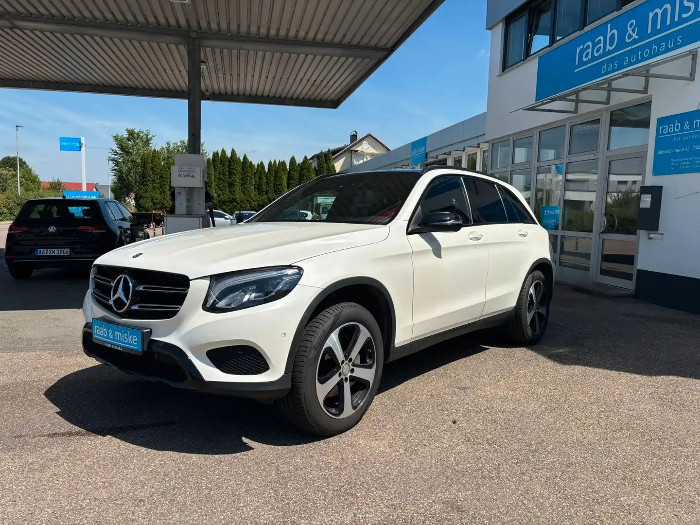 Mercedes-Benz GLC 250 d 4Matic *LED/AHK/Kamera/Pano/Leder* Wit - 2