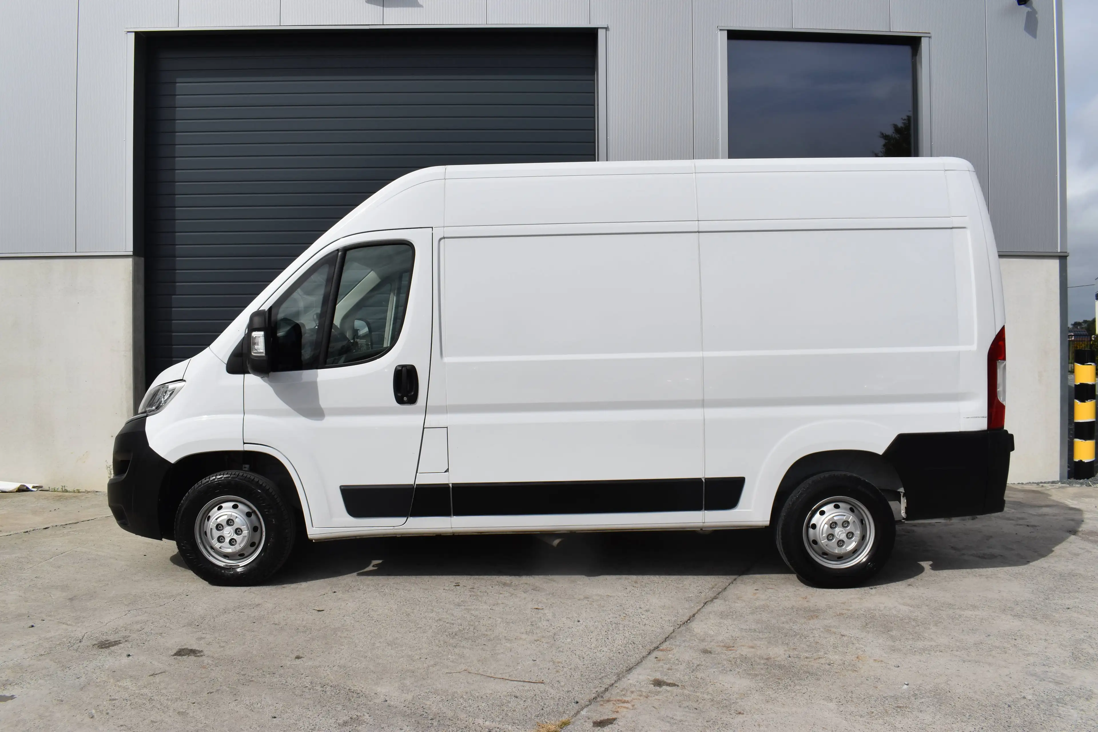 Citroen Jumper 2.2 BlueHDi 3300KG L2H2 S/S TVA * 2024 * 3 Places/Navi — photo 3