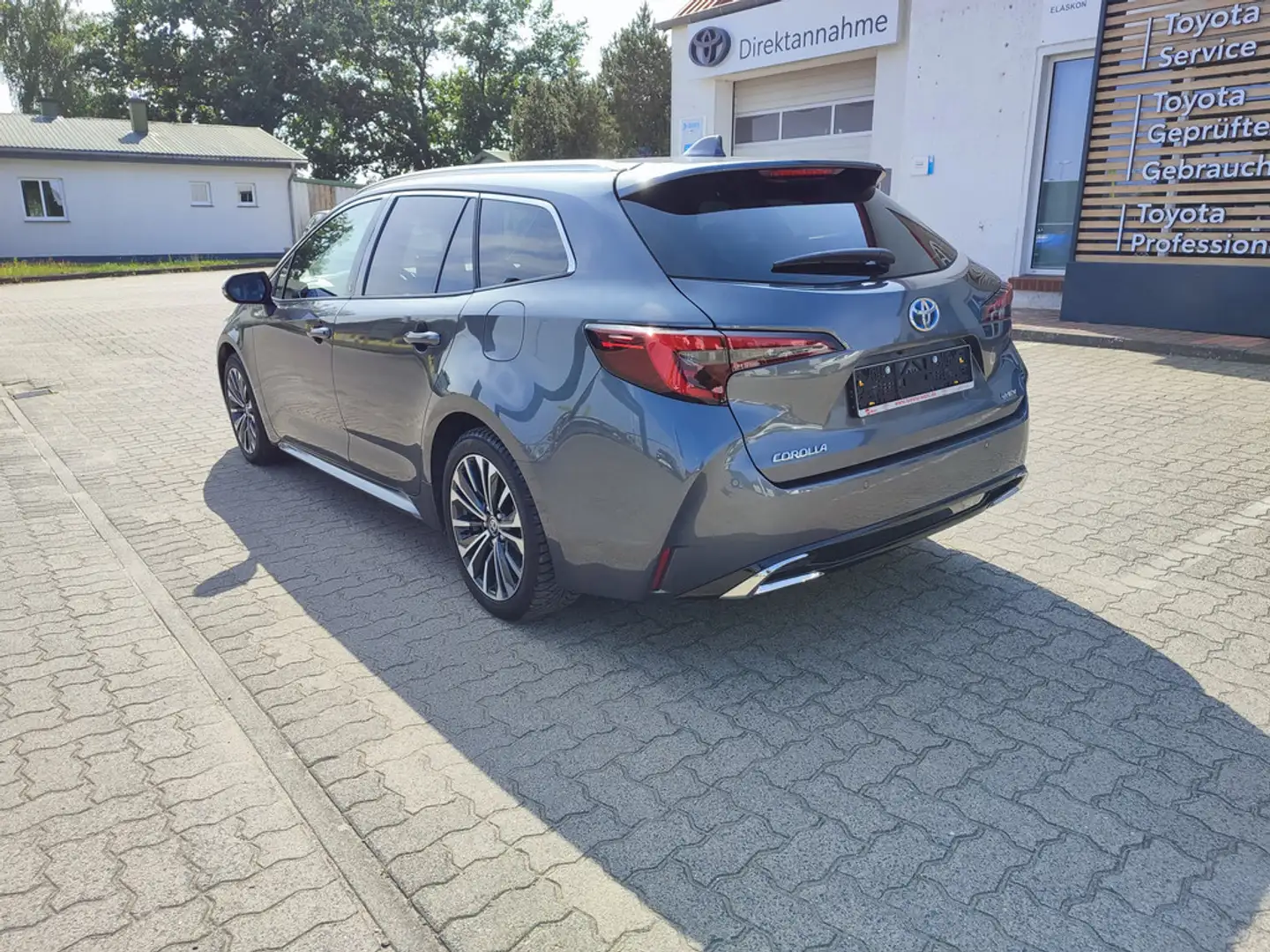 Toyota Corolla Touring Sports 1.8 Hybrid Team D Grigio - 2