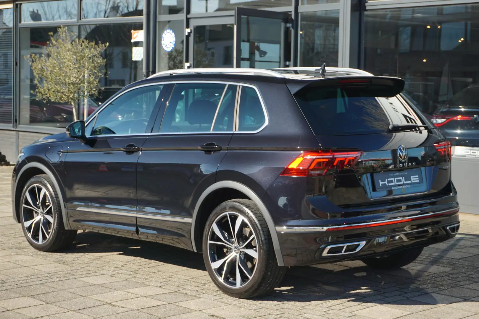 Volkswagen Tiguan 1.4 TSI eHybrid R-Line Business+ | DCC | Trekhaak Schwarz - 2
