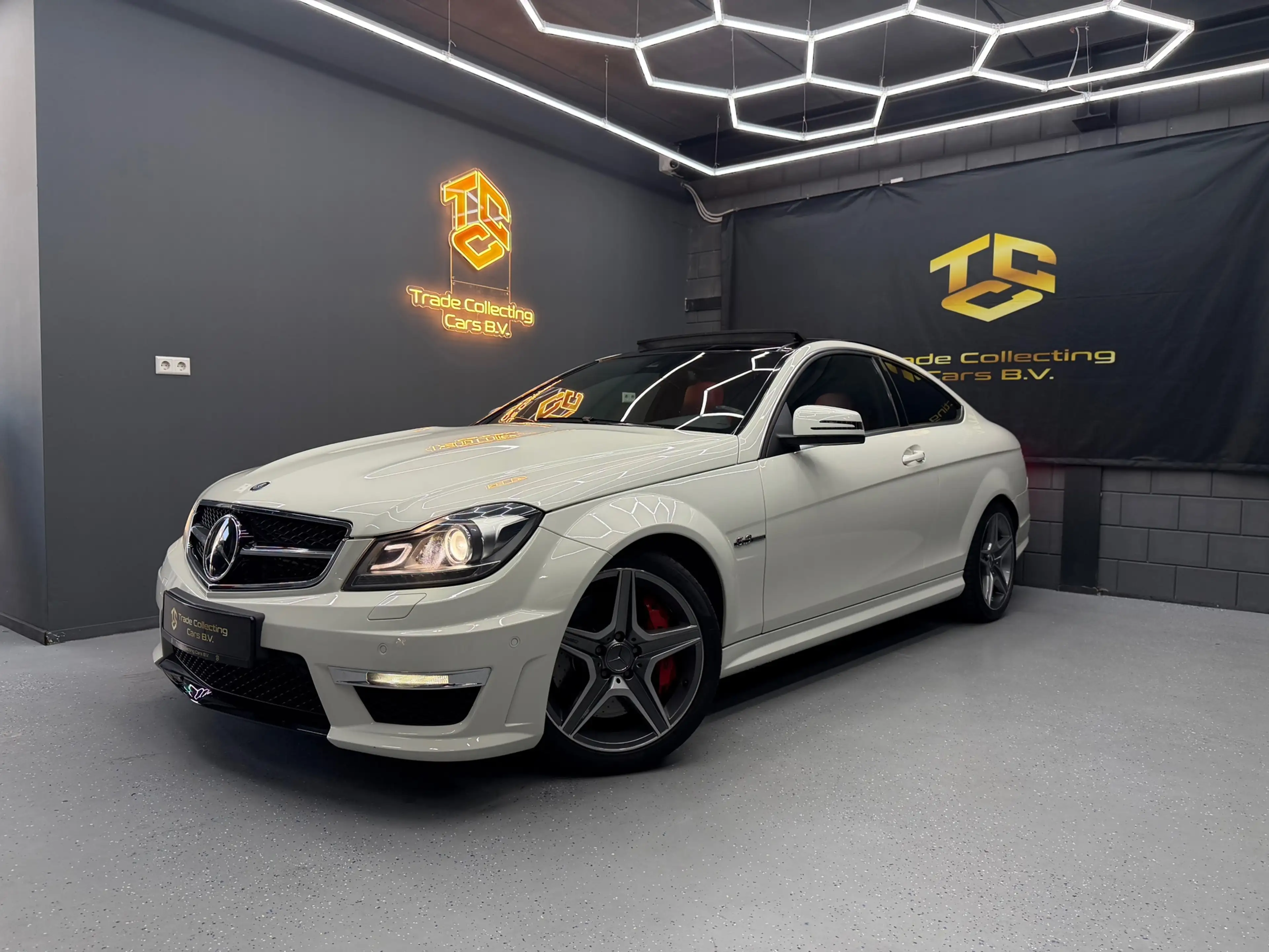 Mercedes-Benz C 63 AMG Coupé Performance Colletings item Vol opties