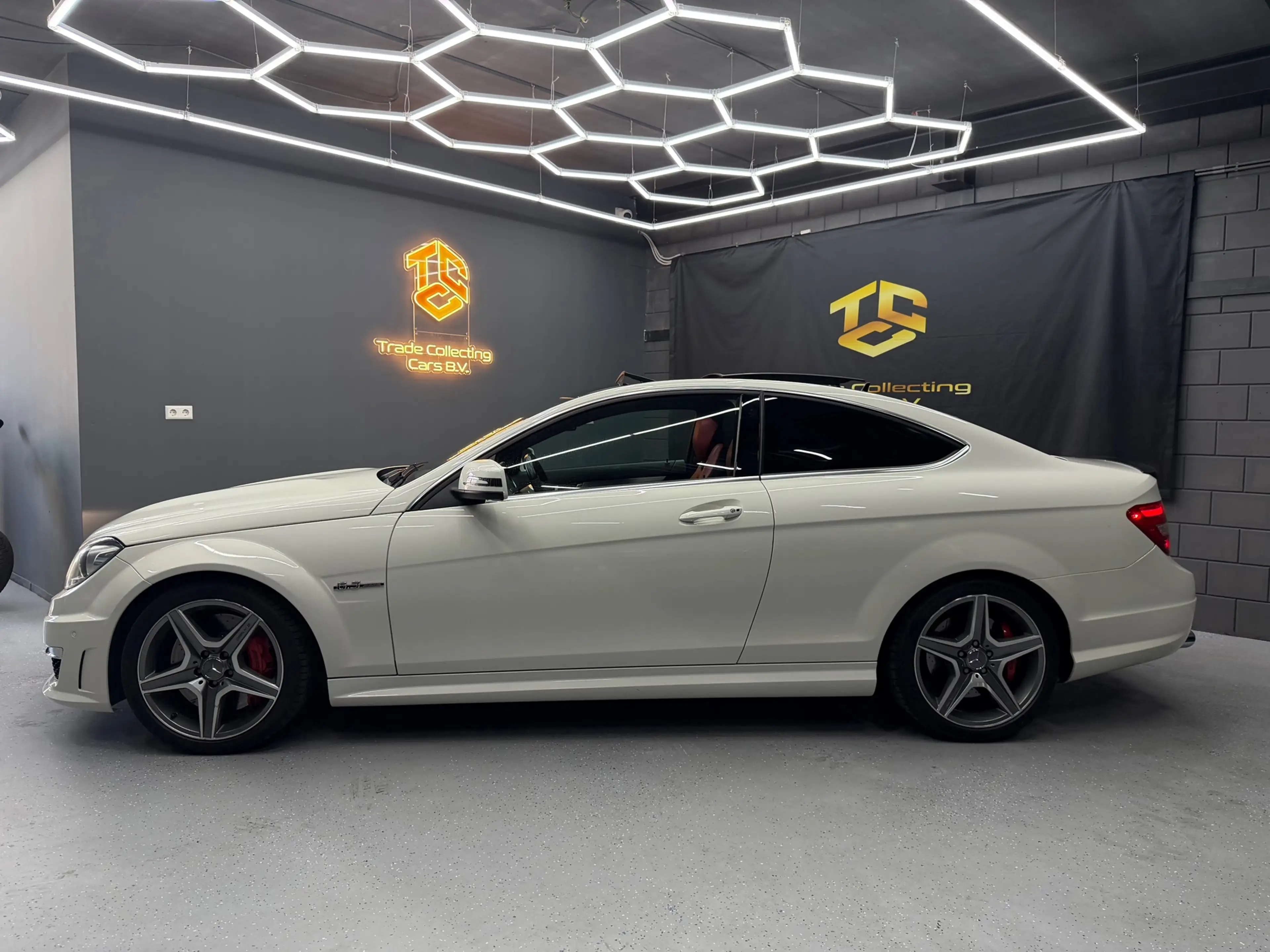 Mercedes-Benz C 63 AMG Coupé Performance Colletings item Vol opties — photo 11