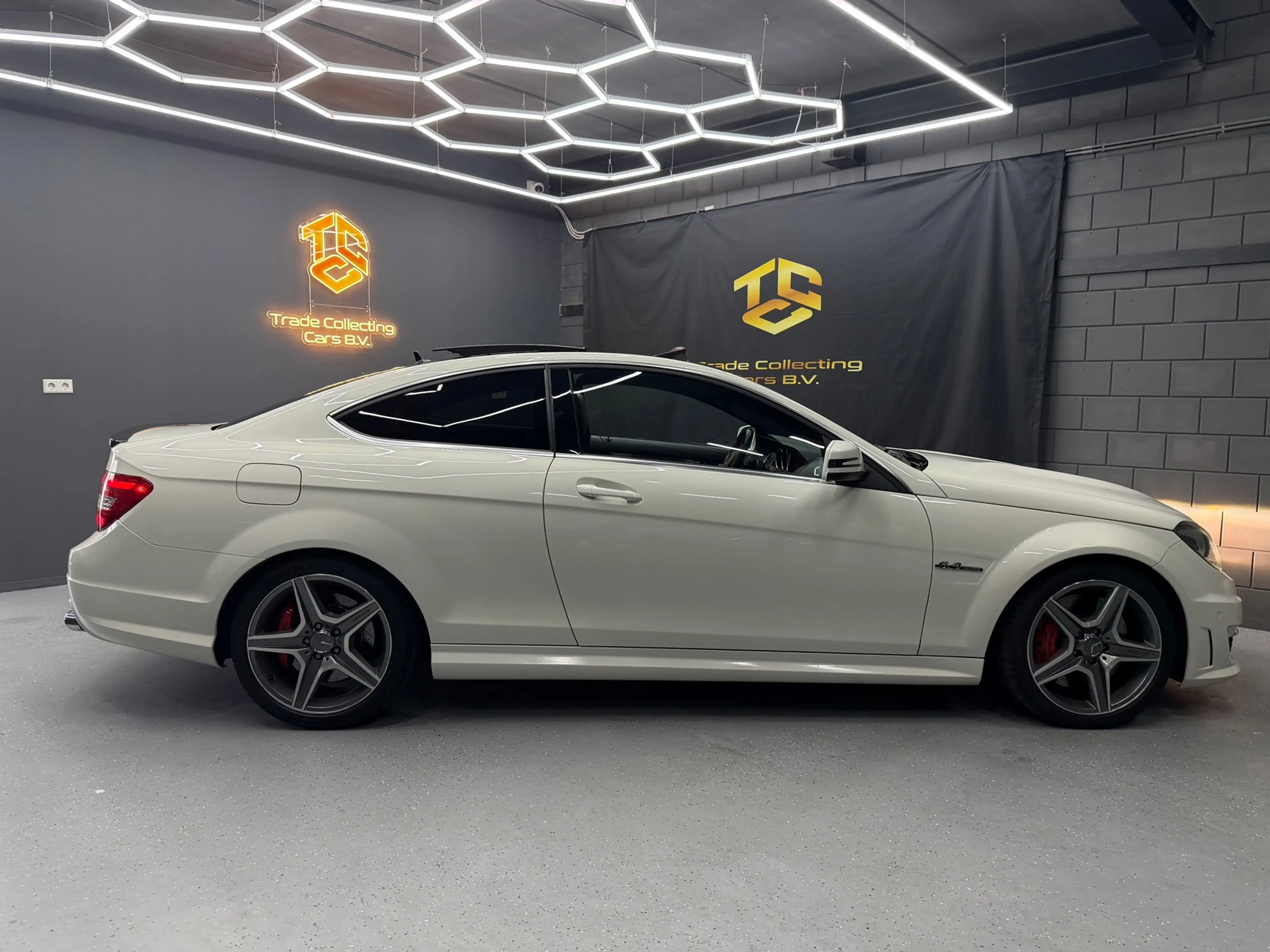 Mercedes-Benz C 63 AMG Coupé Performance Colletings item Vol opties — photo 12