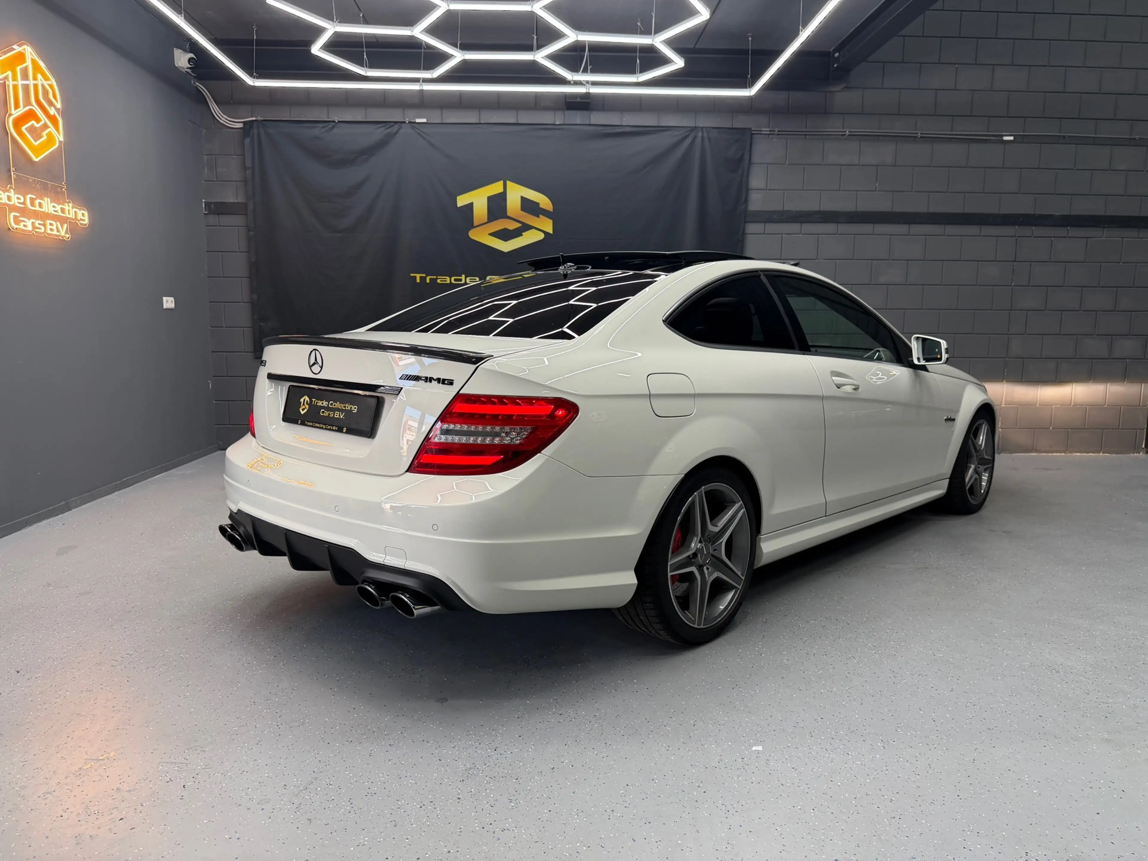 Mercedes-Benz C 63 AMG Coupé Performance Colletings item Vol opties — photo 10