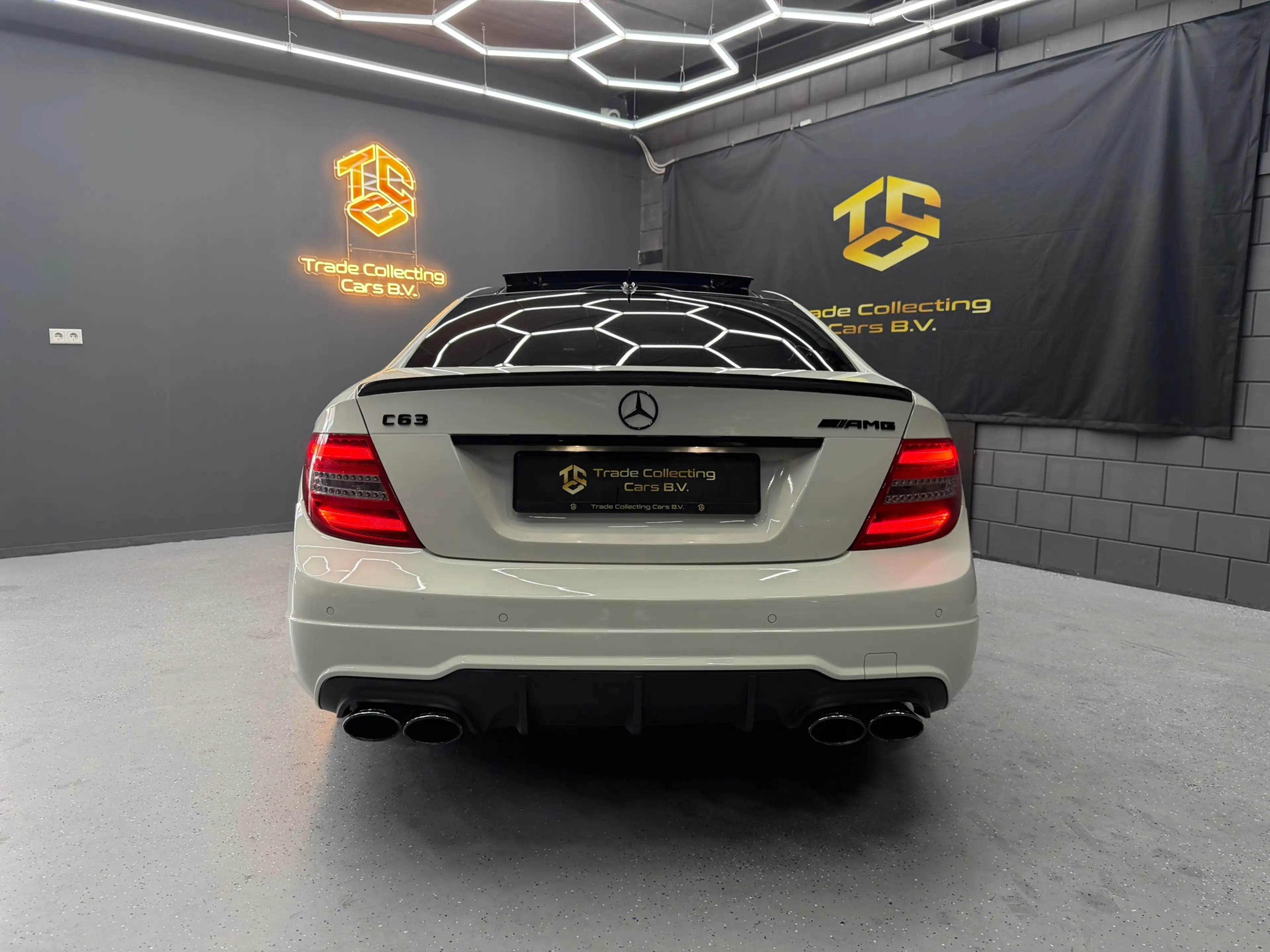 Mercedes-Benz C 63 AMG Coupé Performance Colletings item Vol opties — photo 7