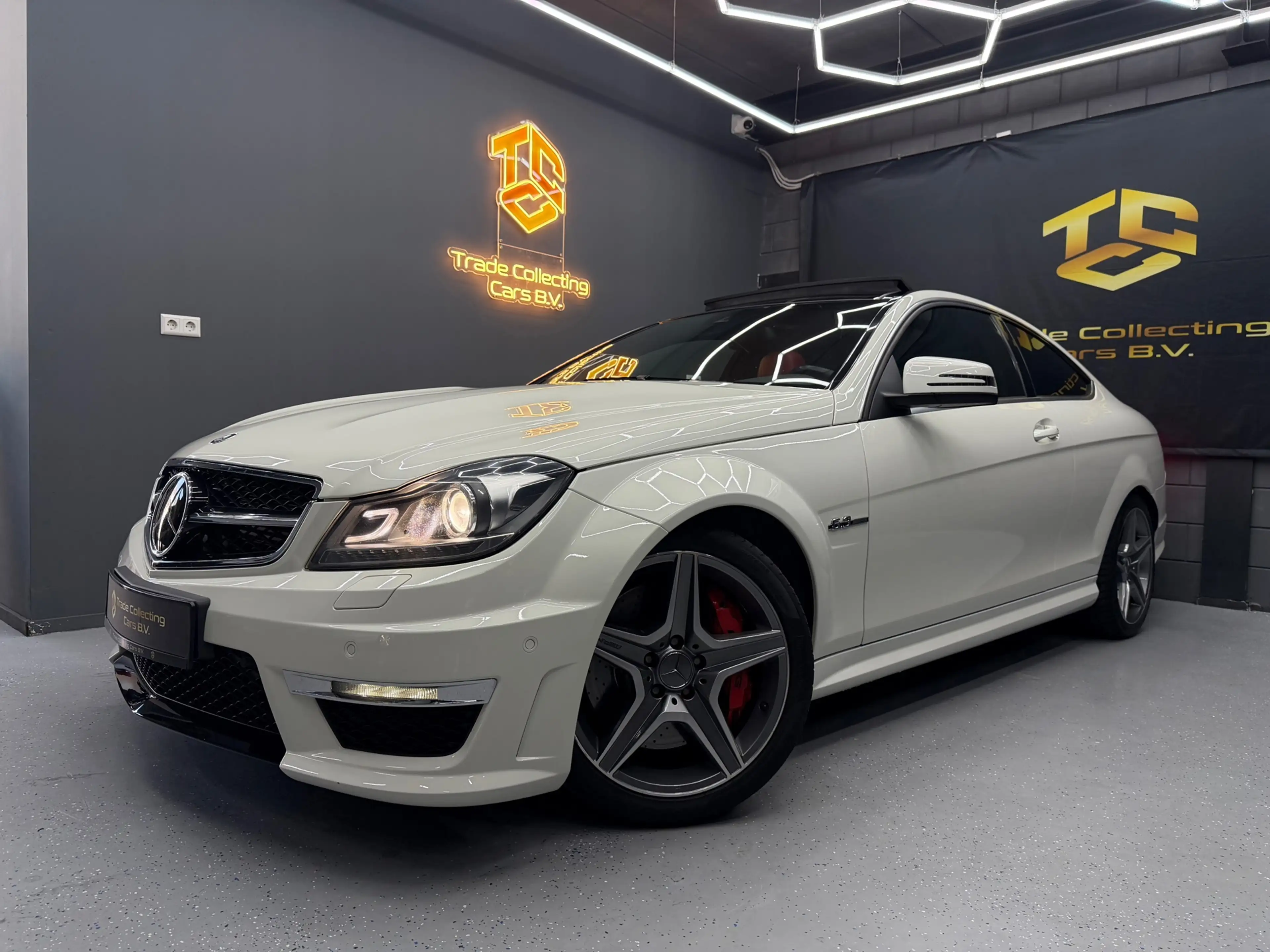 Mercedes-Benz C 63 AMG Coupé Performance Colletings item Vol opties — photo 2