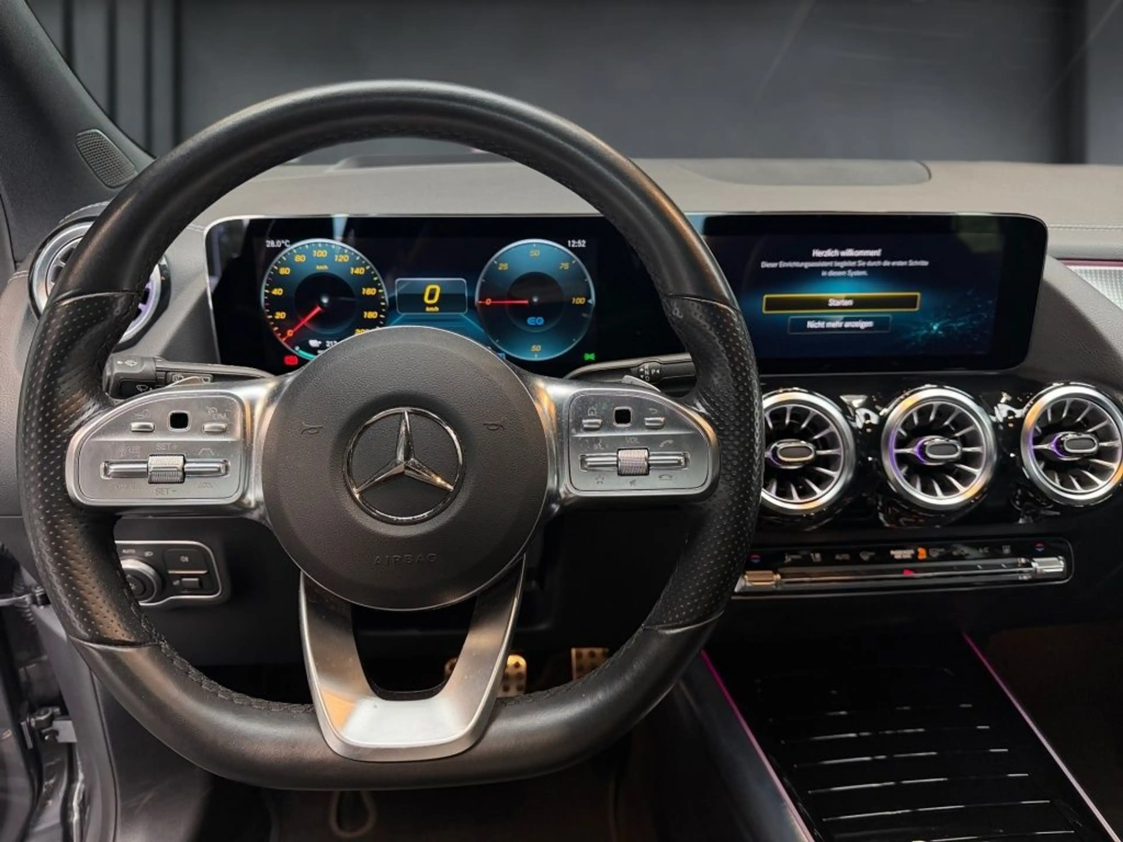 Mercedes-Benz EQA 250 AMG+PANO+HUD+AD.SOUND+360°+MEMORY+DISTR. — photo 6
