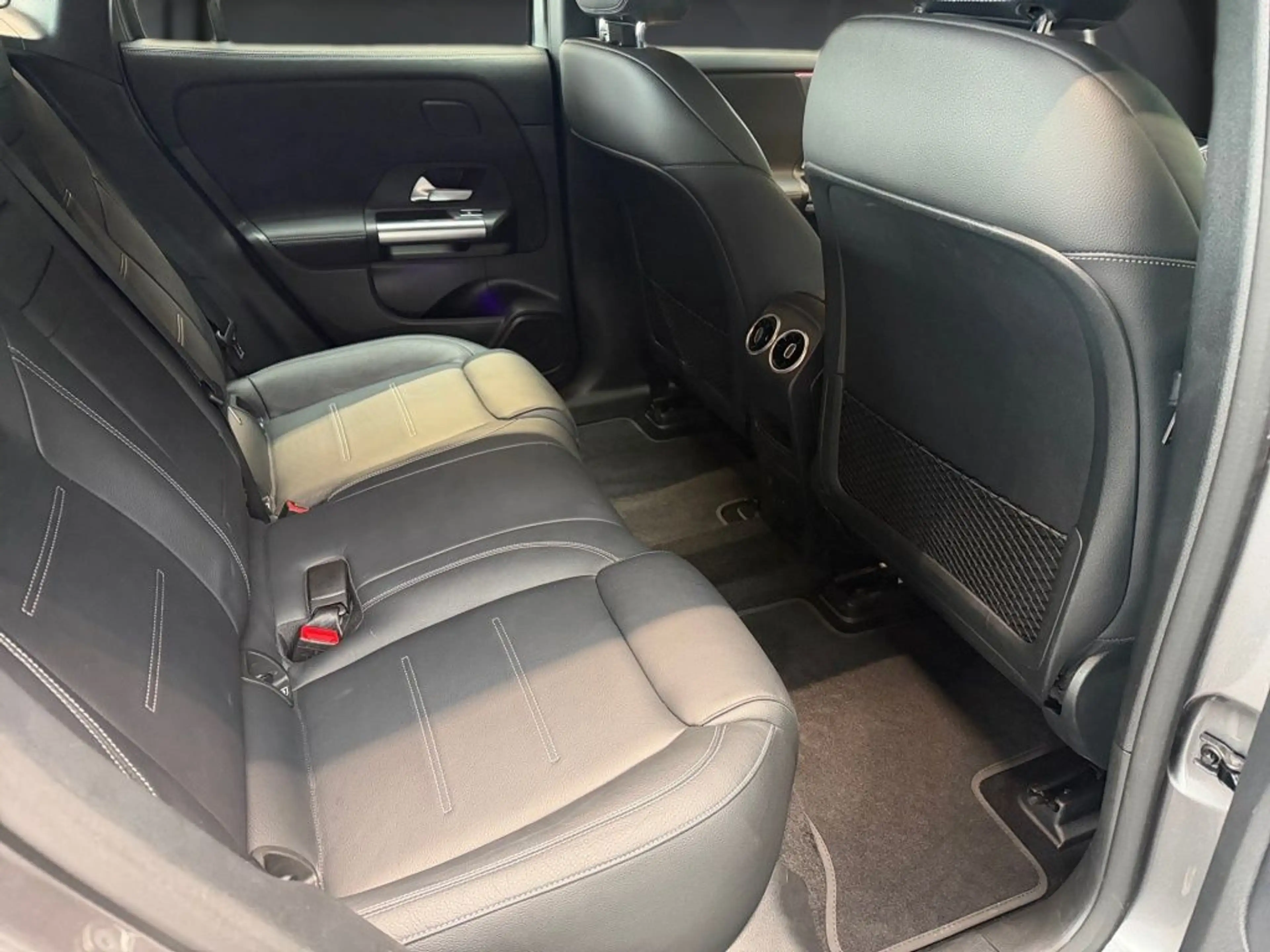 Mercedes-Benz EQA 250 AMG+PANO+HUD+AD.SOUND+360°+MEMORY+DISTR. — photo 12