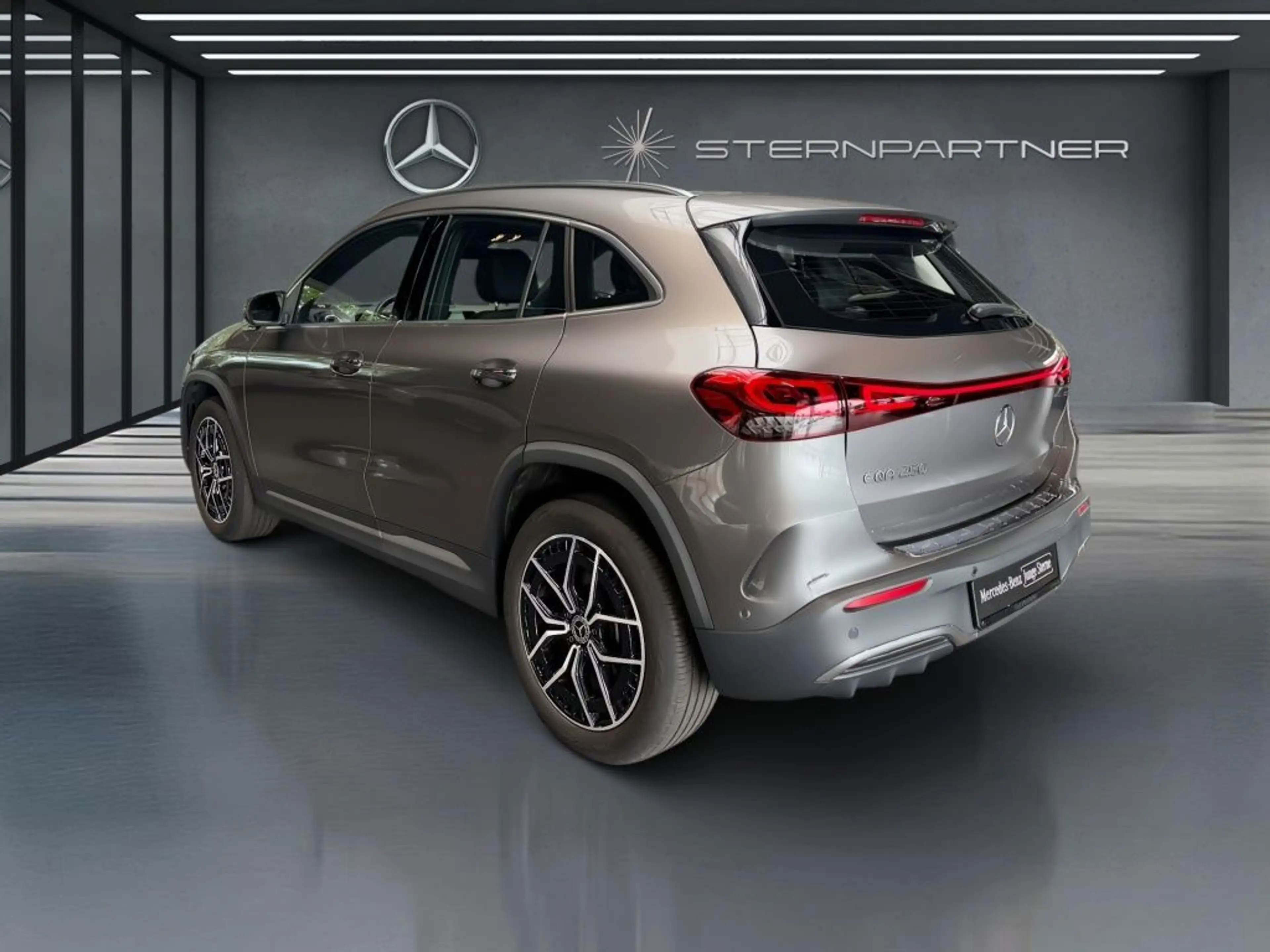 Mercedes-Benz EQA 250 AMG+PANO+HUD+AD.SOUND+360°+MEMORY+DISTR. — photo 7