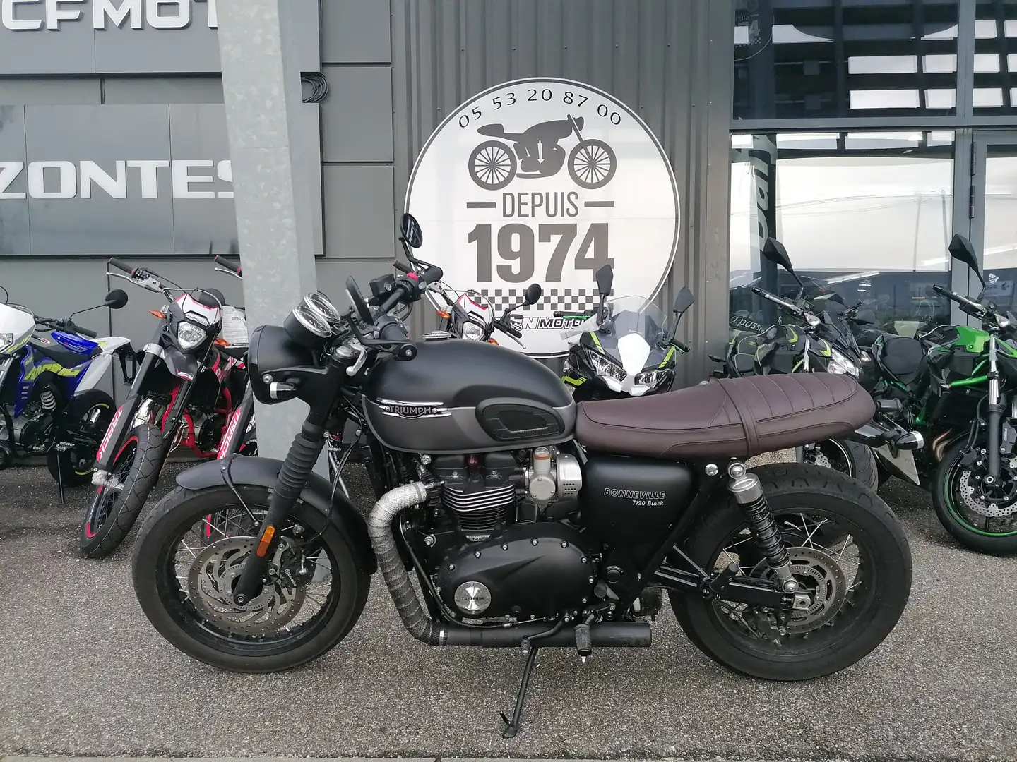 Triumph Bonneville T120 - 2
