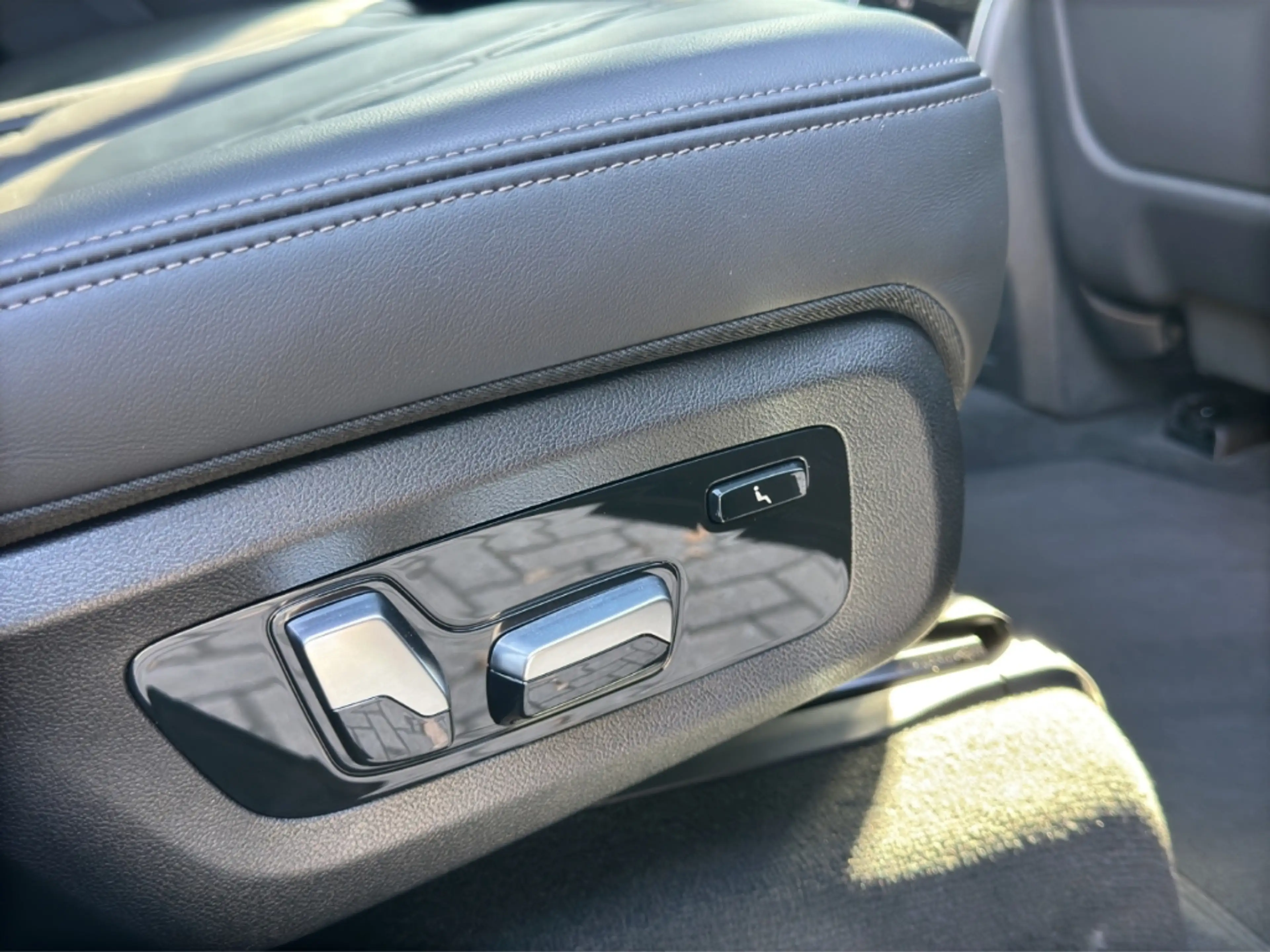 BMW X7 40 d x Drive M SPORT Sky Lounge 7-Sitzer — photo 31