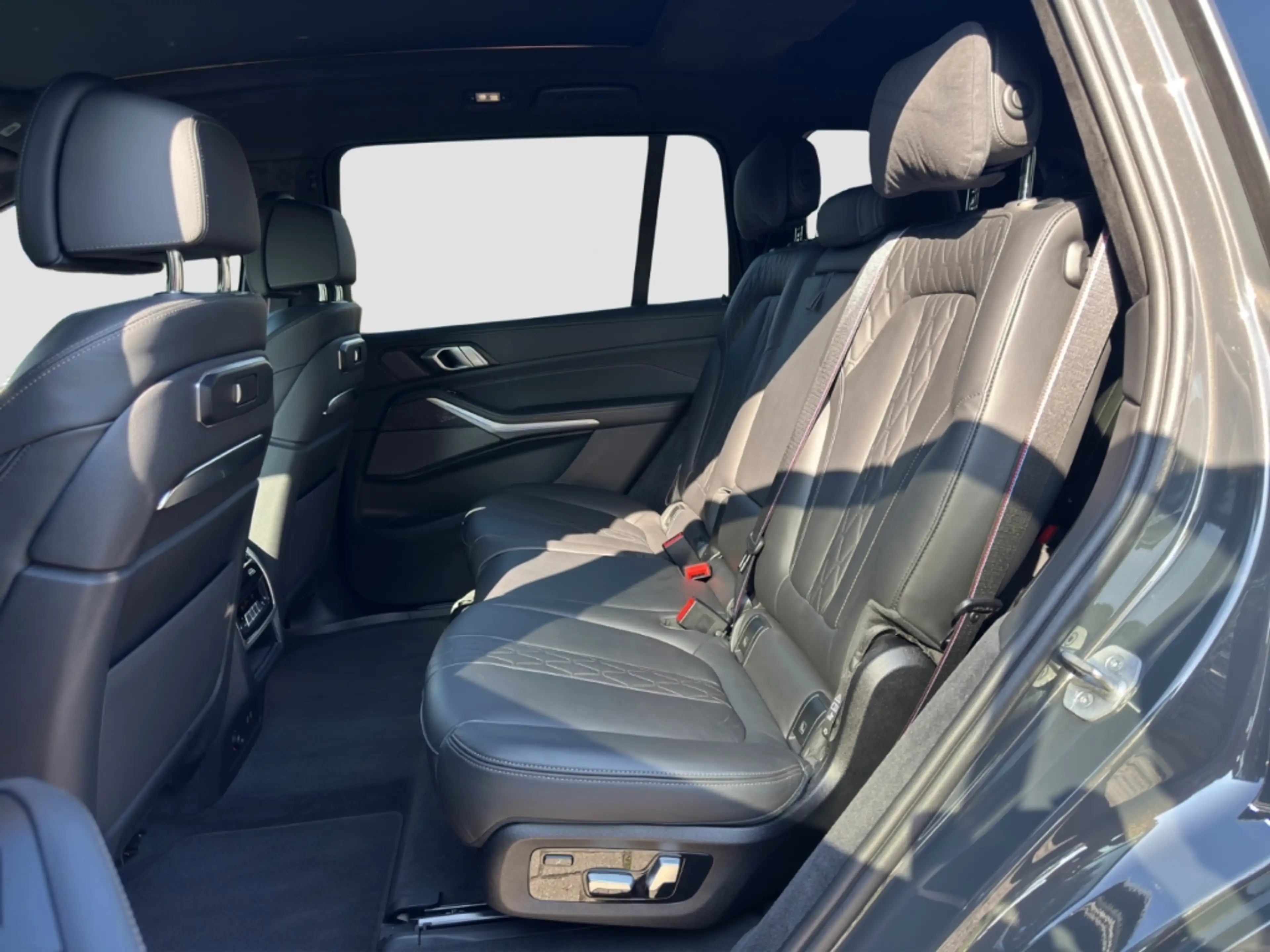 BMW X7 40 d x Drive M SPORT Sky Lounge 7-Sitzer — photo 20