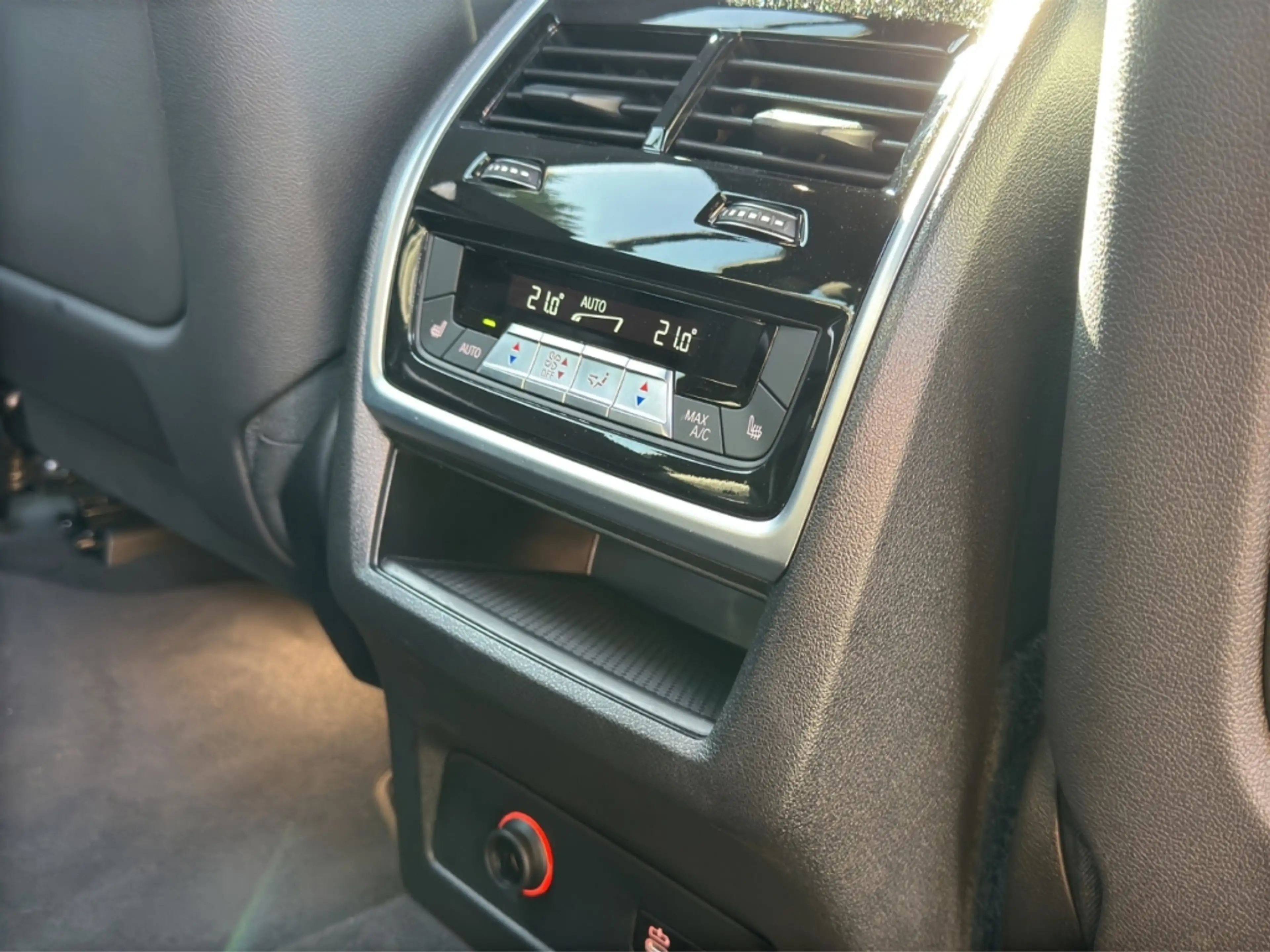 BMW X7 40 d x Drive M SPORT Sky Lounge 7-Sitzer — photo 30