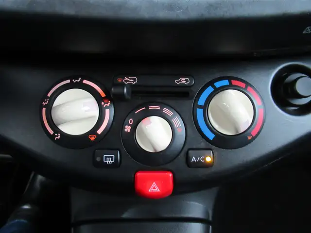 Nissan Micra view 12