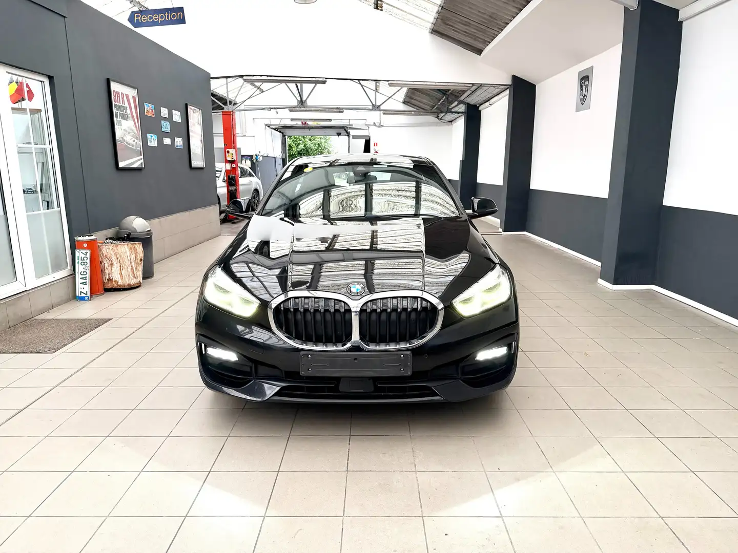 BMW 120 120 dXA Sport Edition "197.000 Km" Carnet BMW Zwart - 1