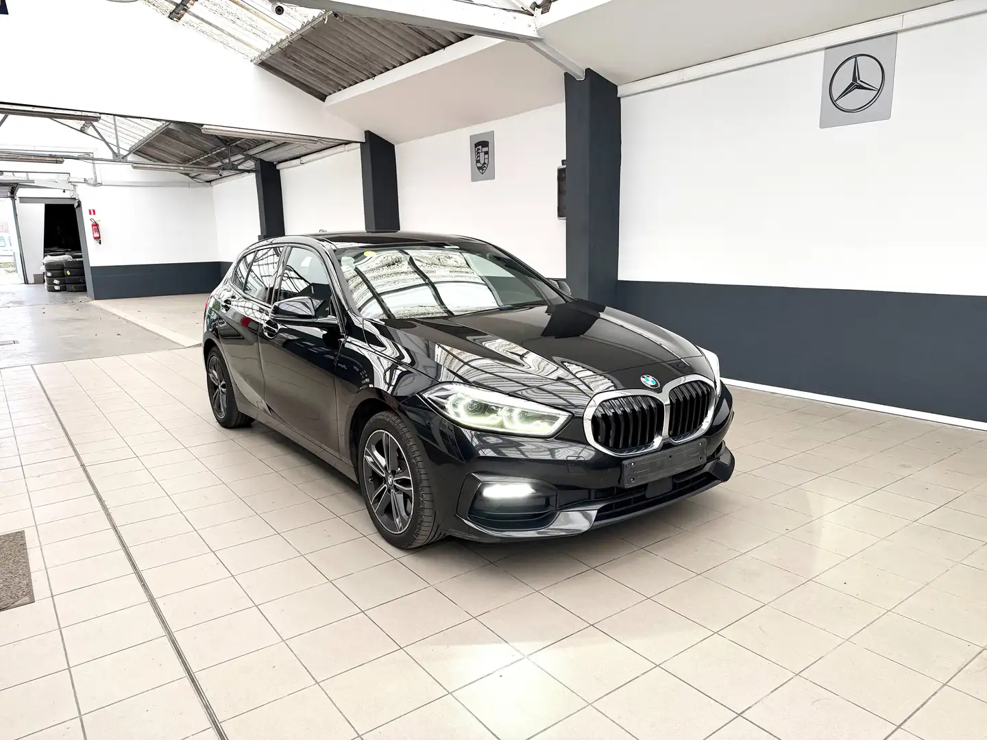 BMW 120 120 dXA Sport Edition "197.000 Km" Carnet BMW Zwart - 2