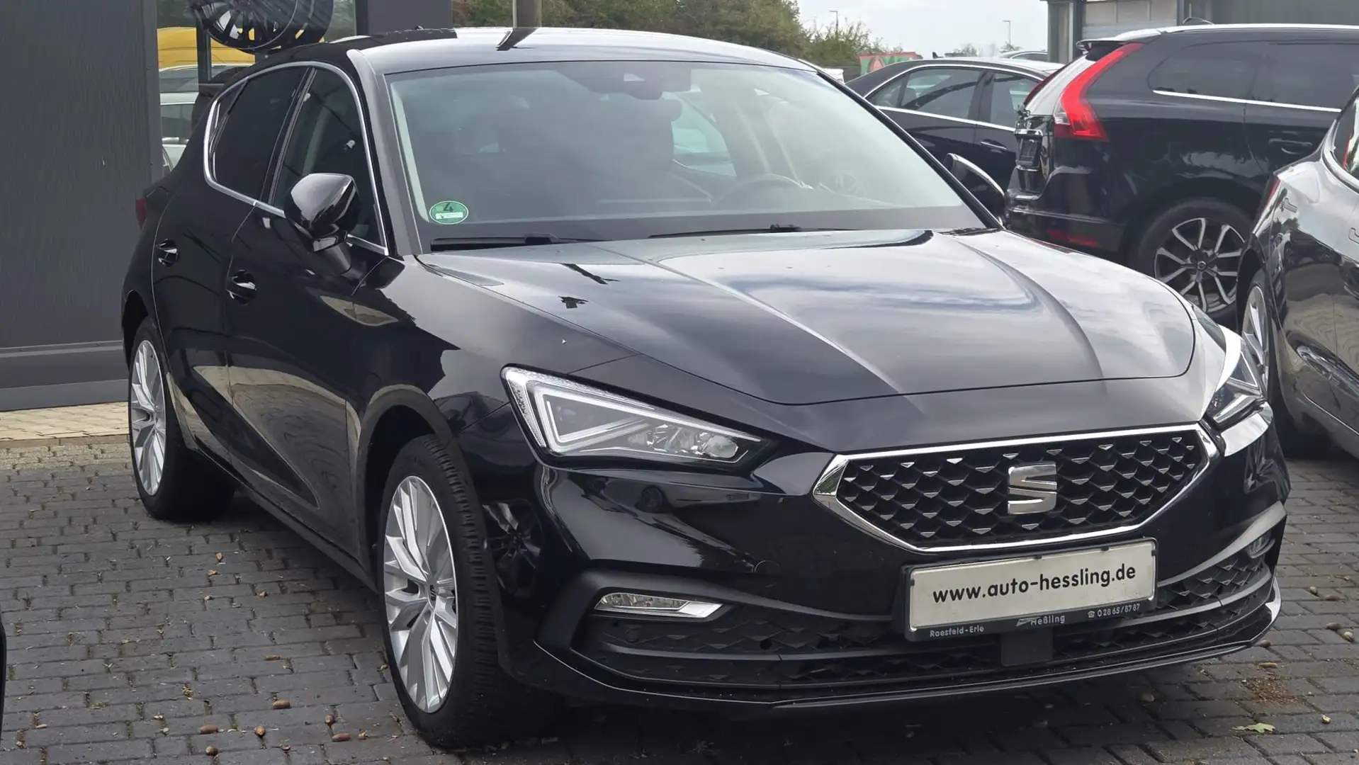 SEAT Leon e-Hybrid Xcellence e-Hybrid Apple CarPlay und Android Auto) Noir - 1