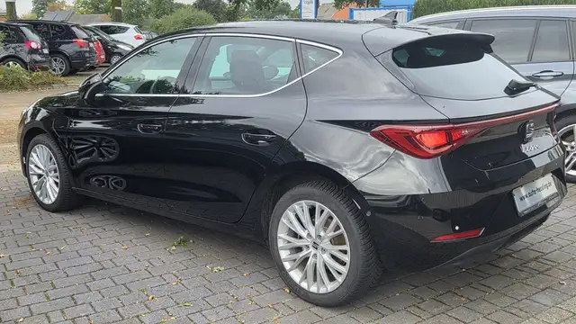 SEAT Leon e-Hybrid Xcellence e-Hybrid Apple CarPlay und Android Auto)