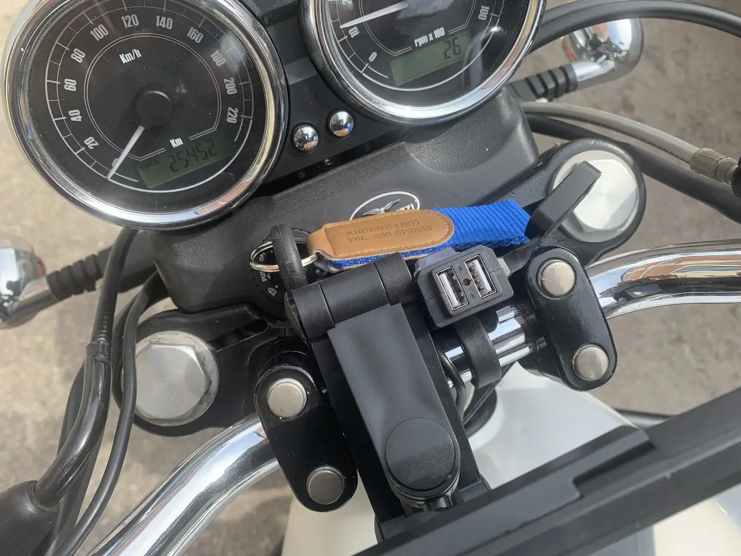 Moto Guzzi V 7 - 2