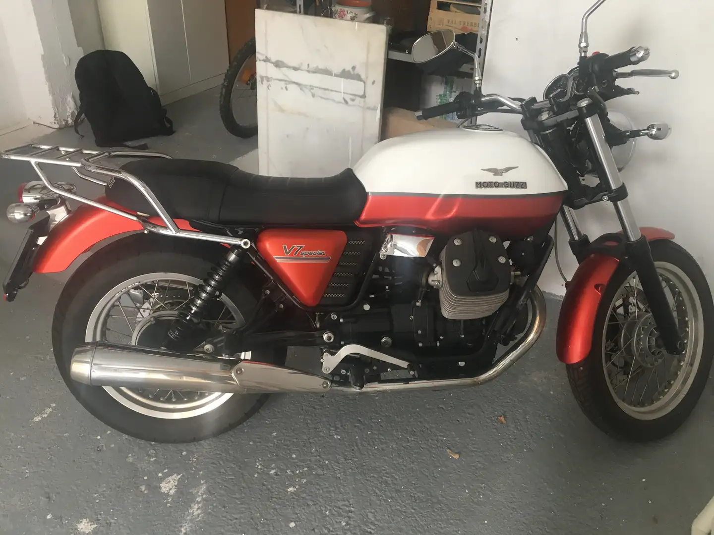 Moto Guzzi V 7 - 1