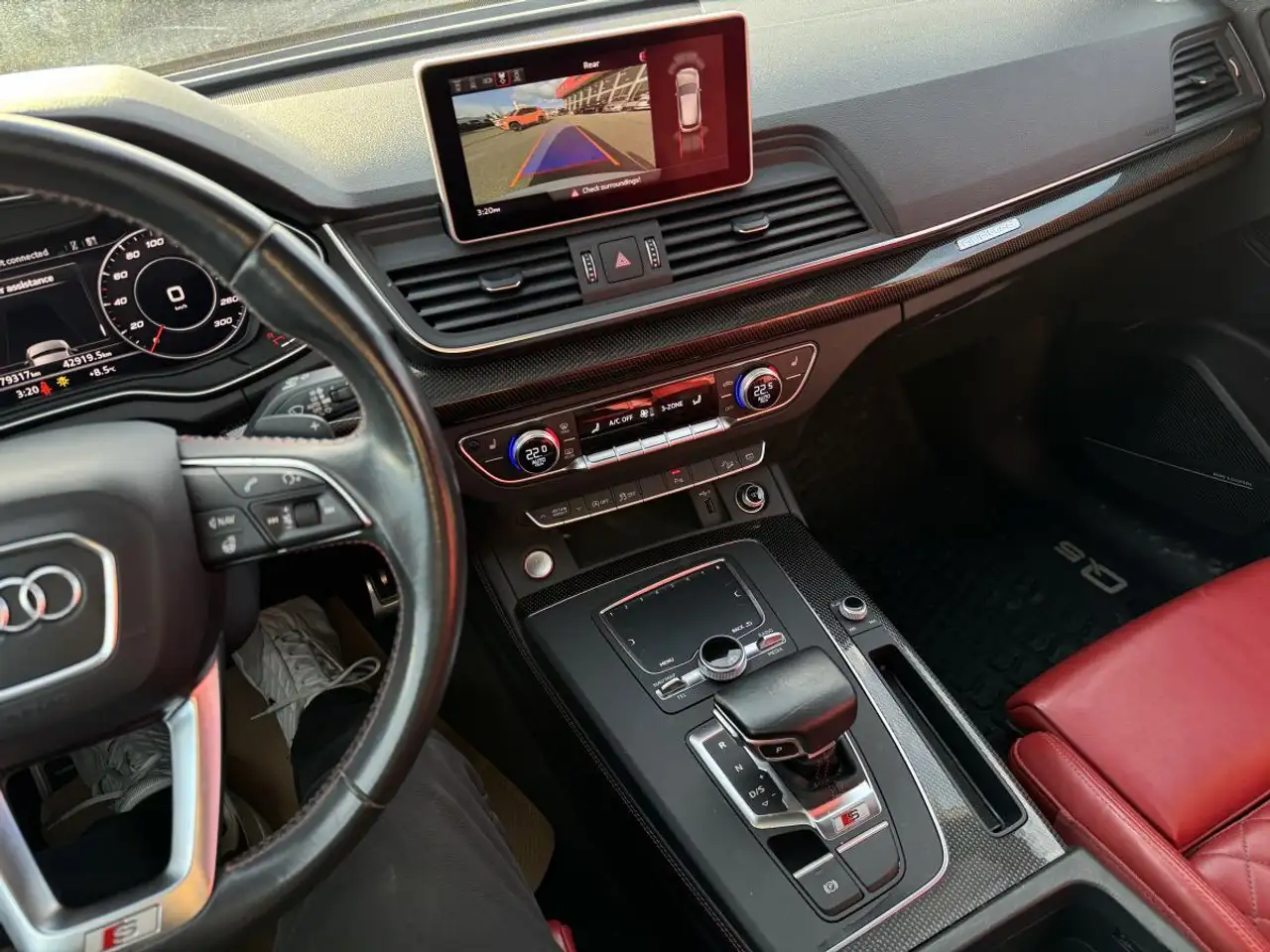 Audi SQ5 снимка Audi SQ5