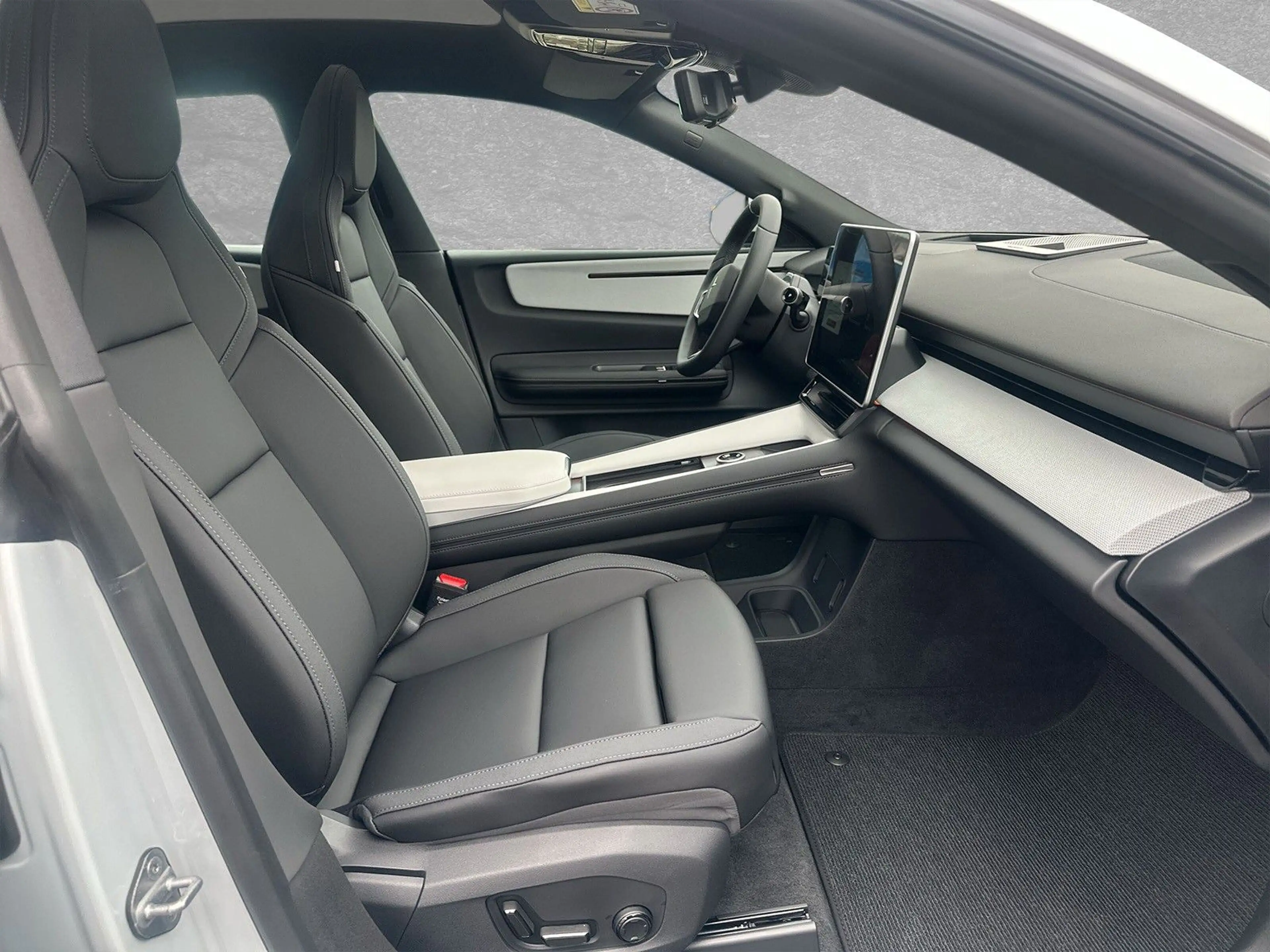 Polestar 4 Polestar 4 LRDM MJ 25 Pilot Plus — photo 4