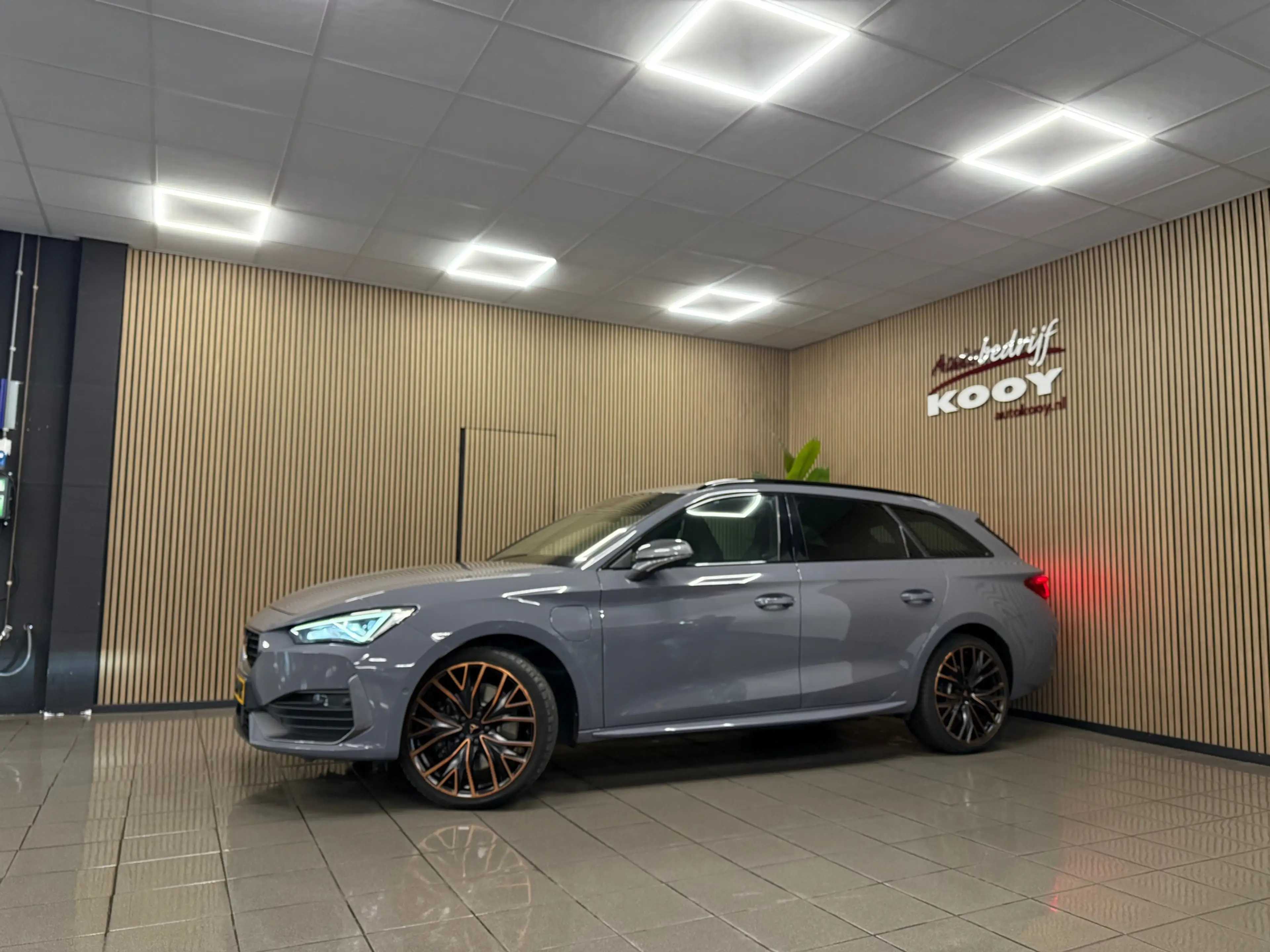 CUPRA Leon Sportstourer 1.4 e-Hybrid VZ Business * Panoramada — photo 10
