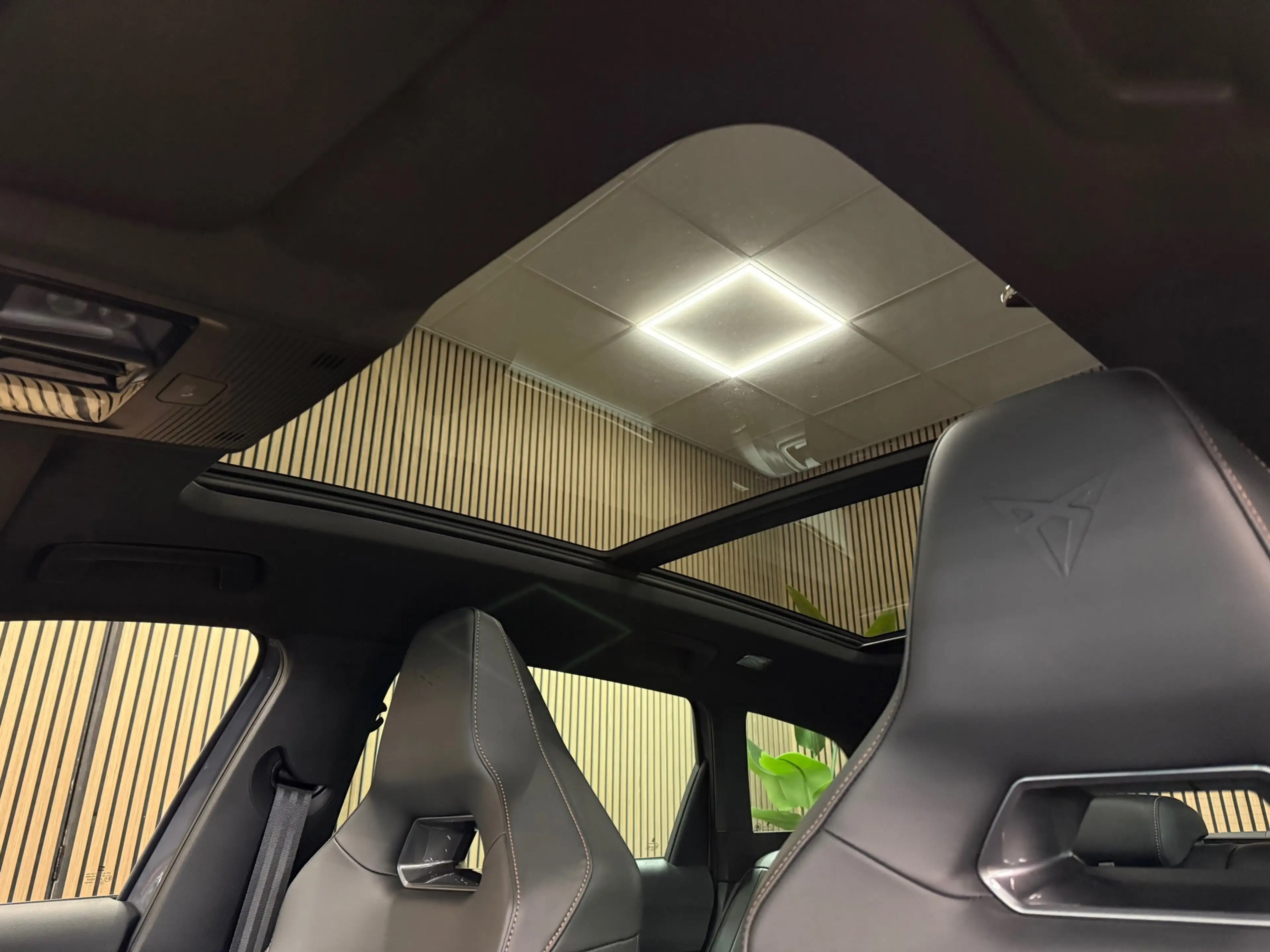 CUPRA Leon Sportstourer 1.4 e-Hybrid VZ Business * Panoramada — photo 23