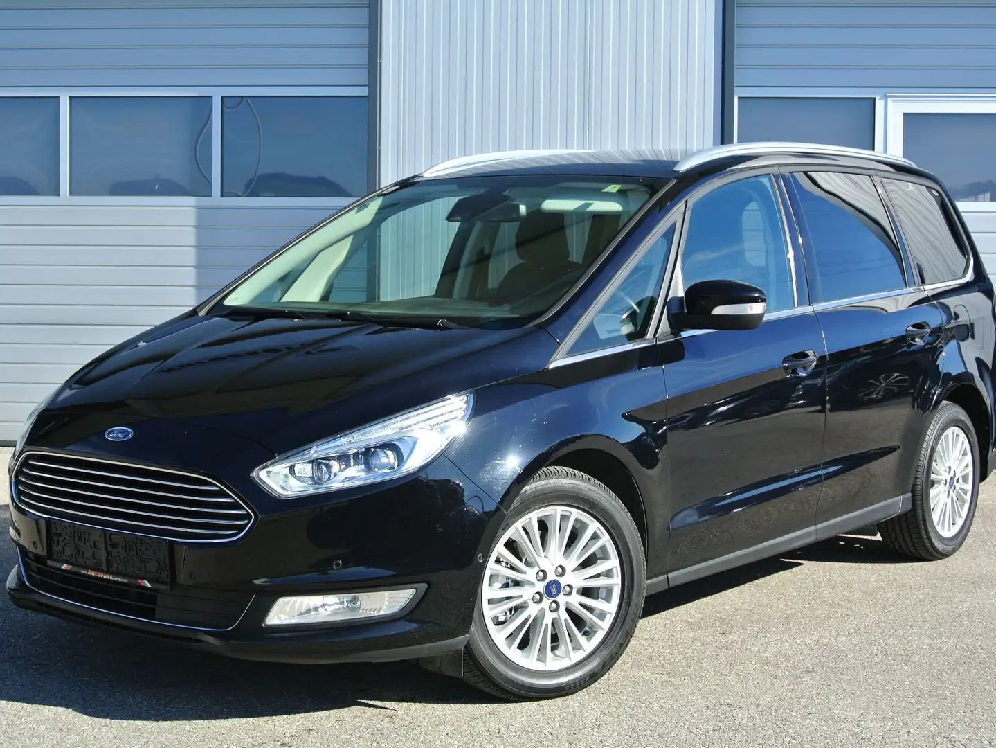 Ford Galaxy 2.0 EcoBlue Titanium AWD Aut.  ** 7-SITZE ** AHK * Negro - 1